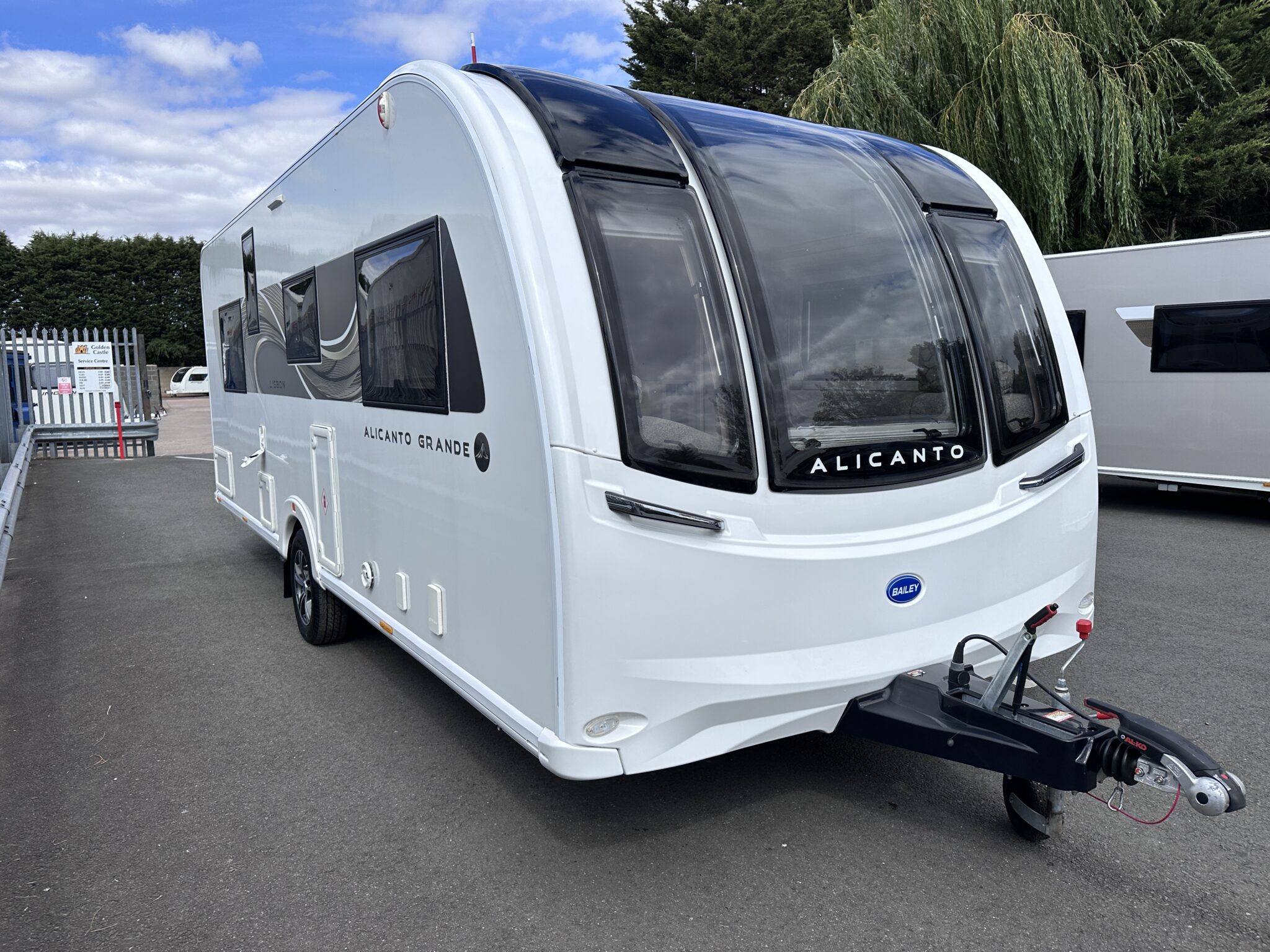 Bailey Alicanto Grande Lisbon – 2022 Caravan