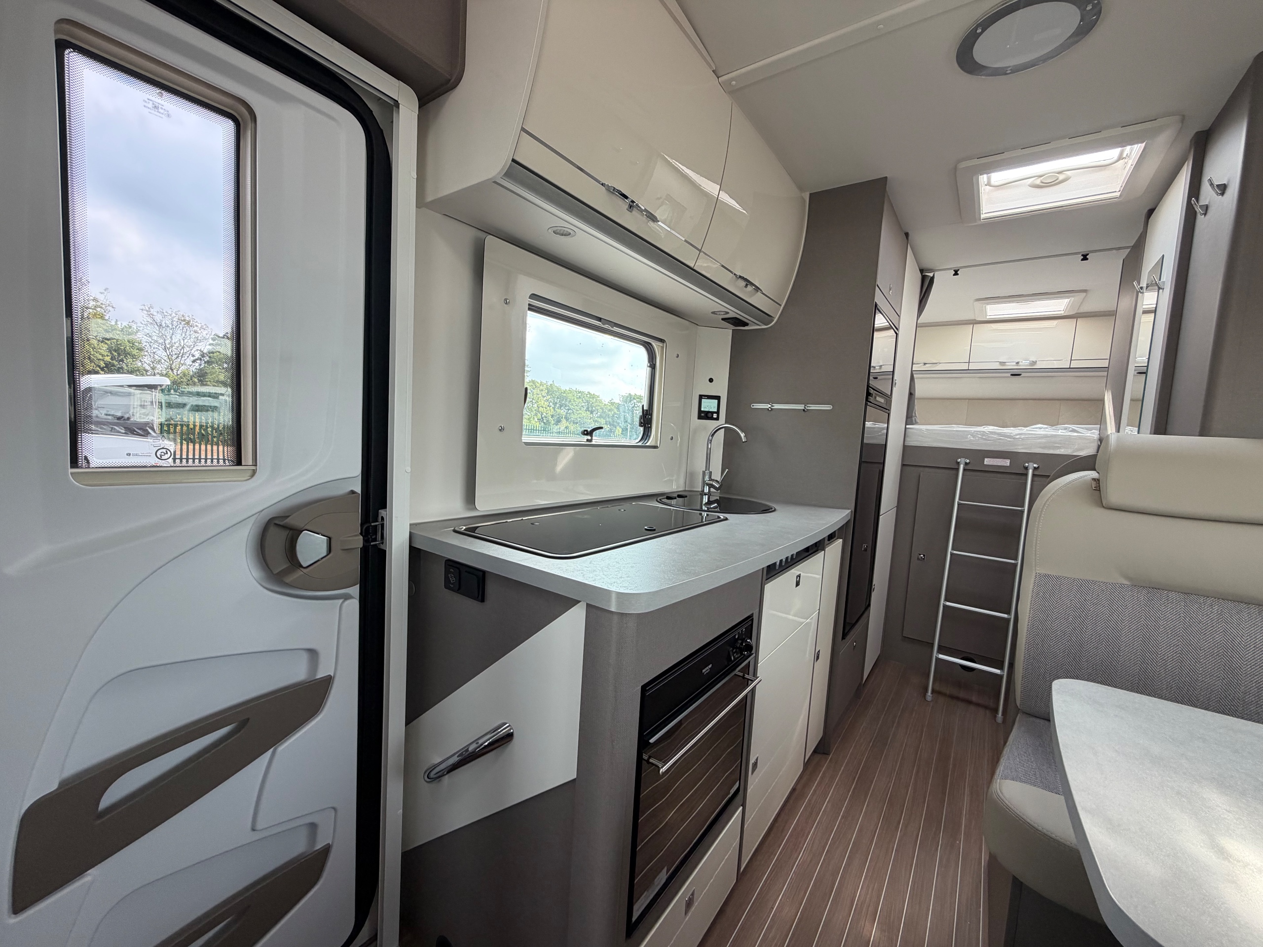 2027 Etrusco A7300 DB