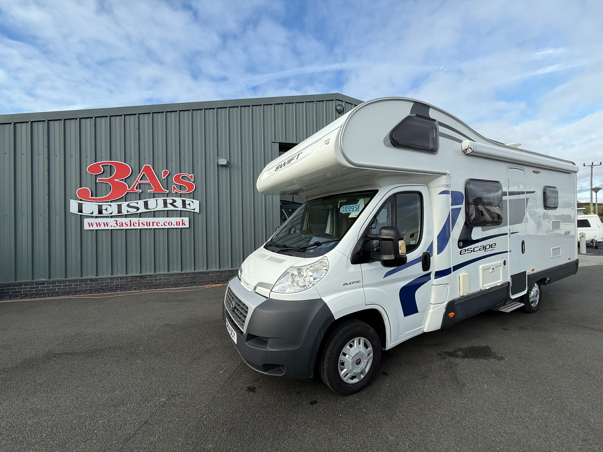 2014 Swift Escape 696