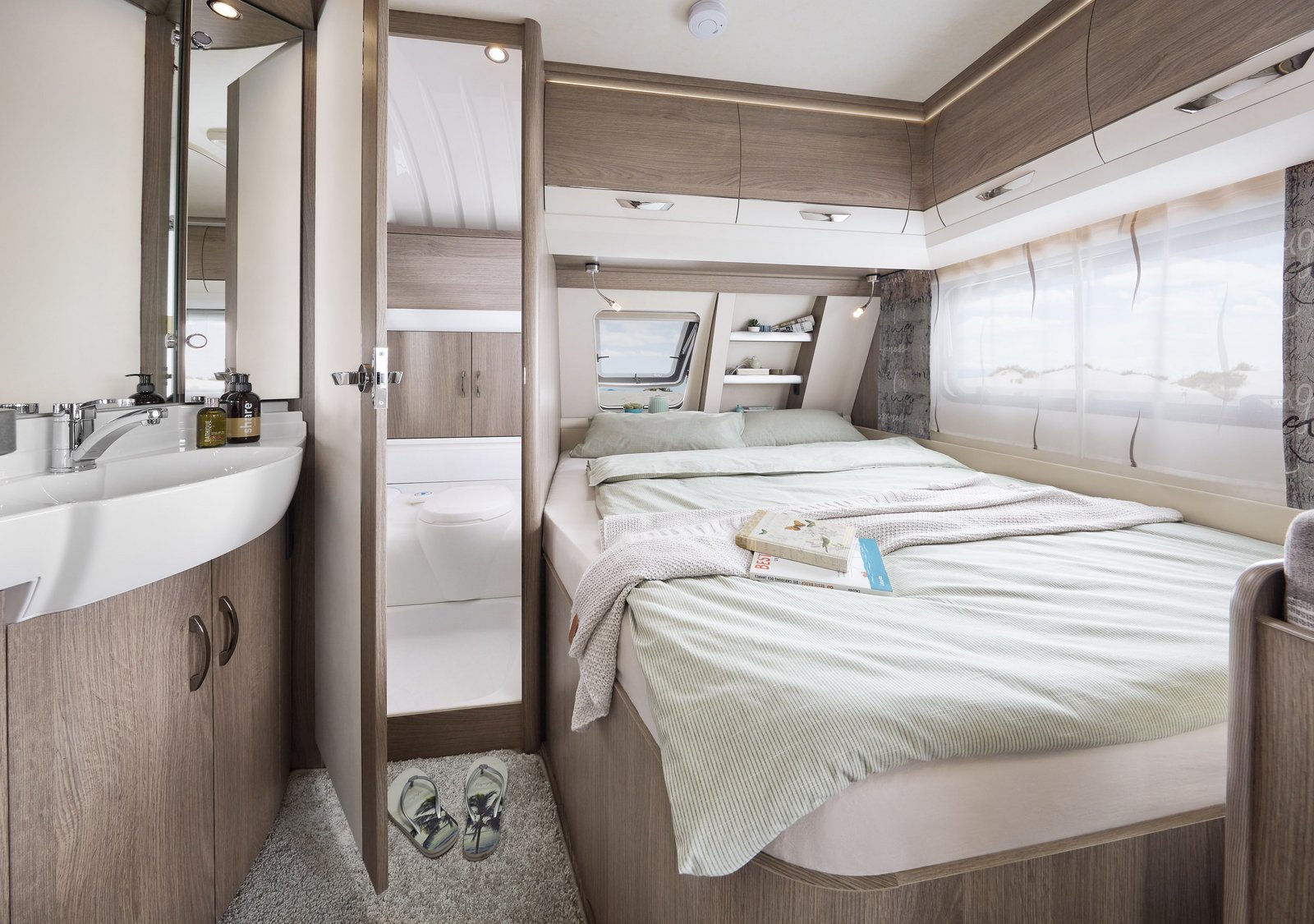 Hobby Prestige 720 UKFe interior image