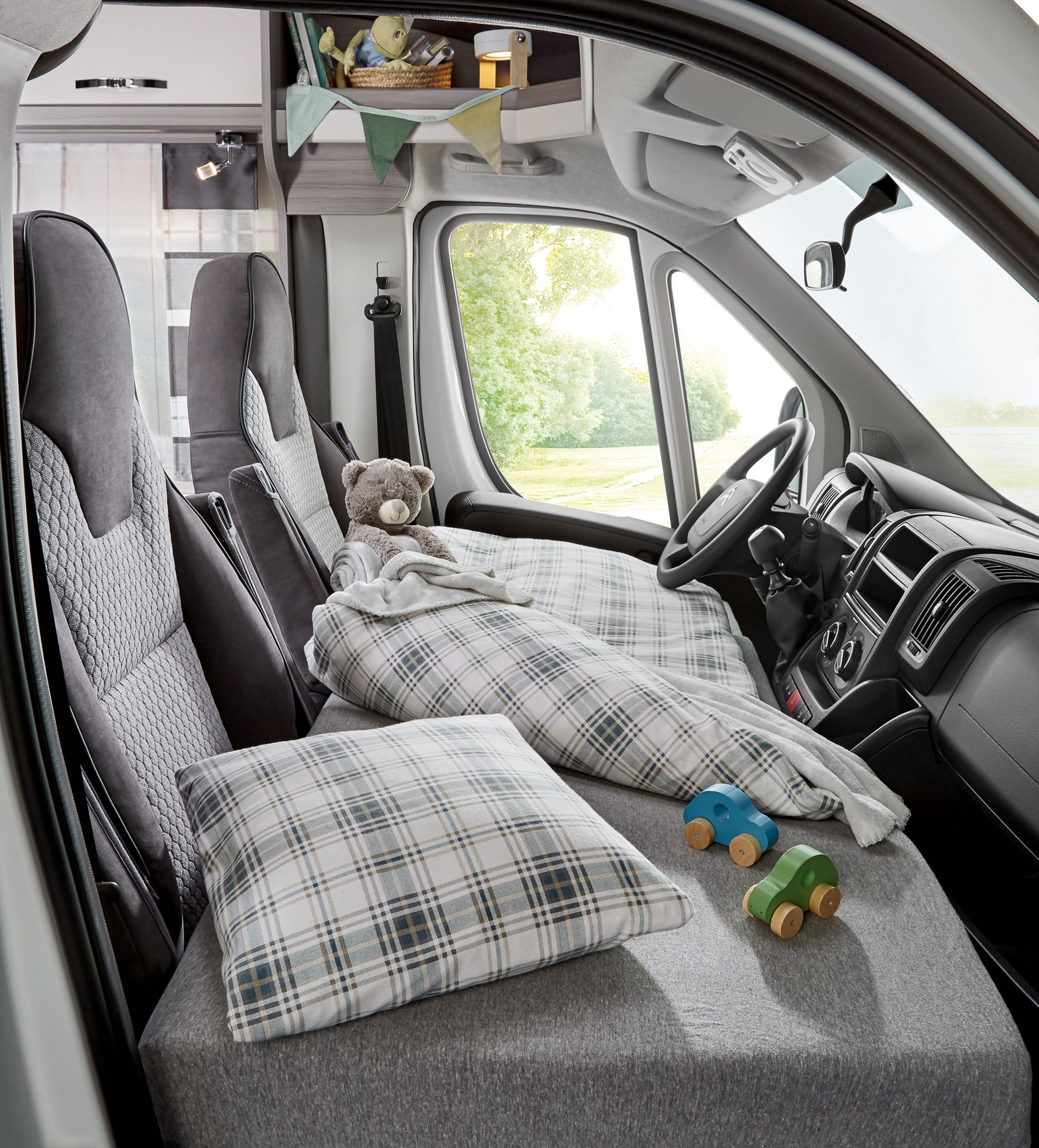 Hobby OPTIMA ONTOUR T65 GE interior image