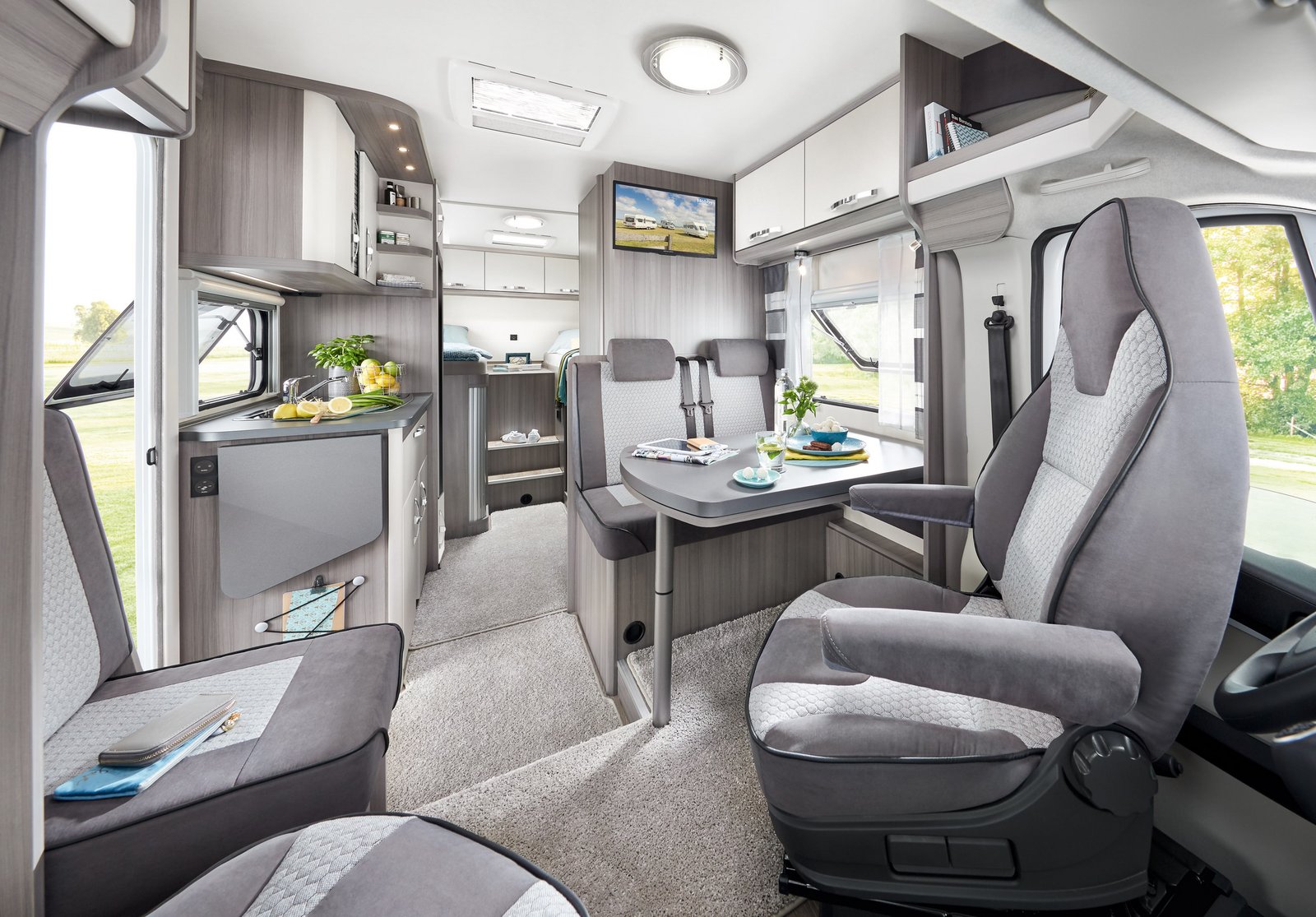 Hobby OPTIMA ONTOUR T65 GE interior image