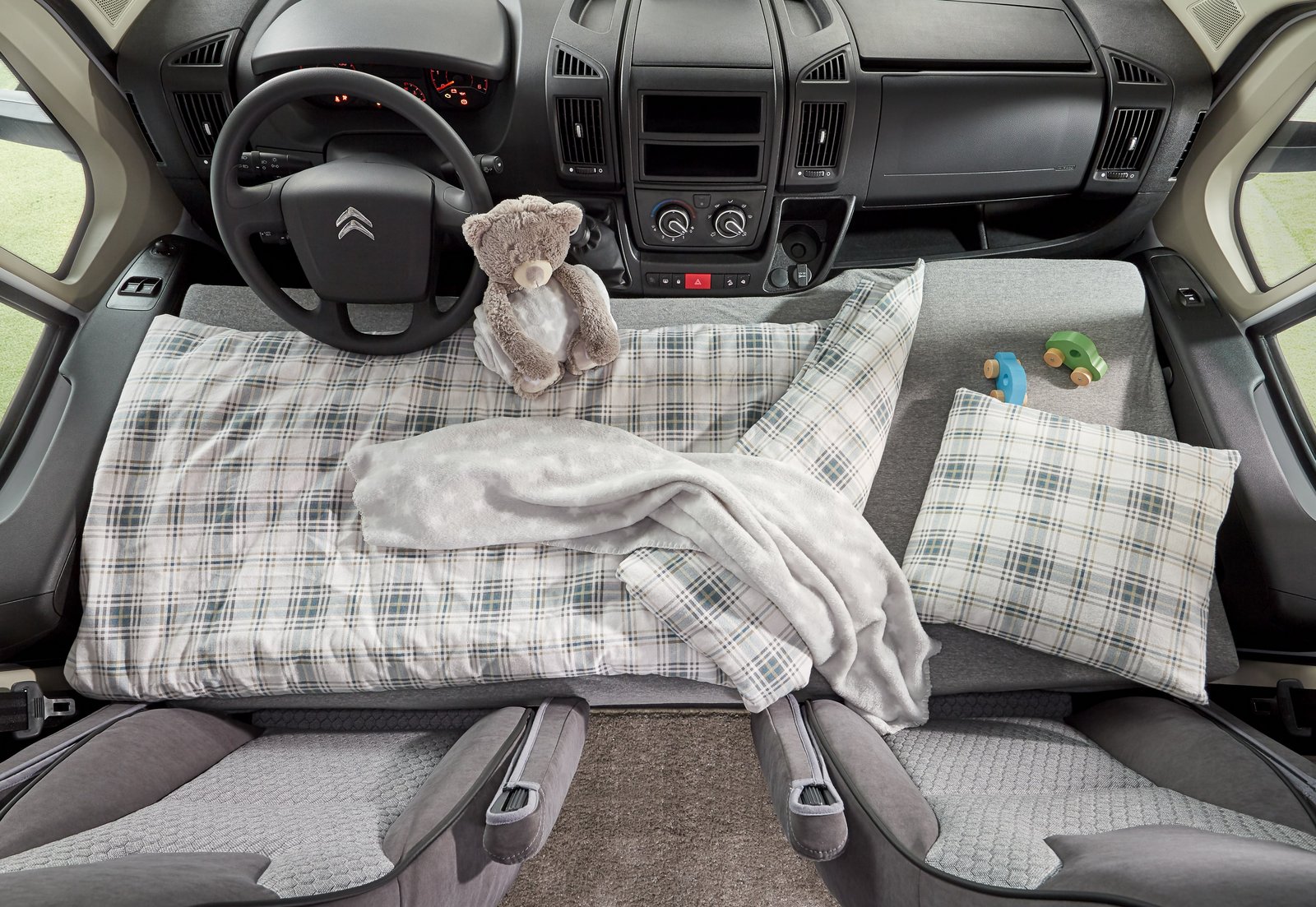 Hobby OPTIMA ONTOUR T65 GE interior image
