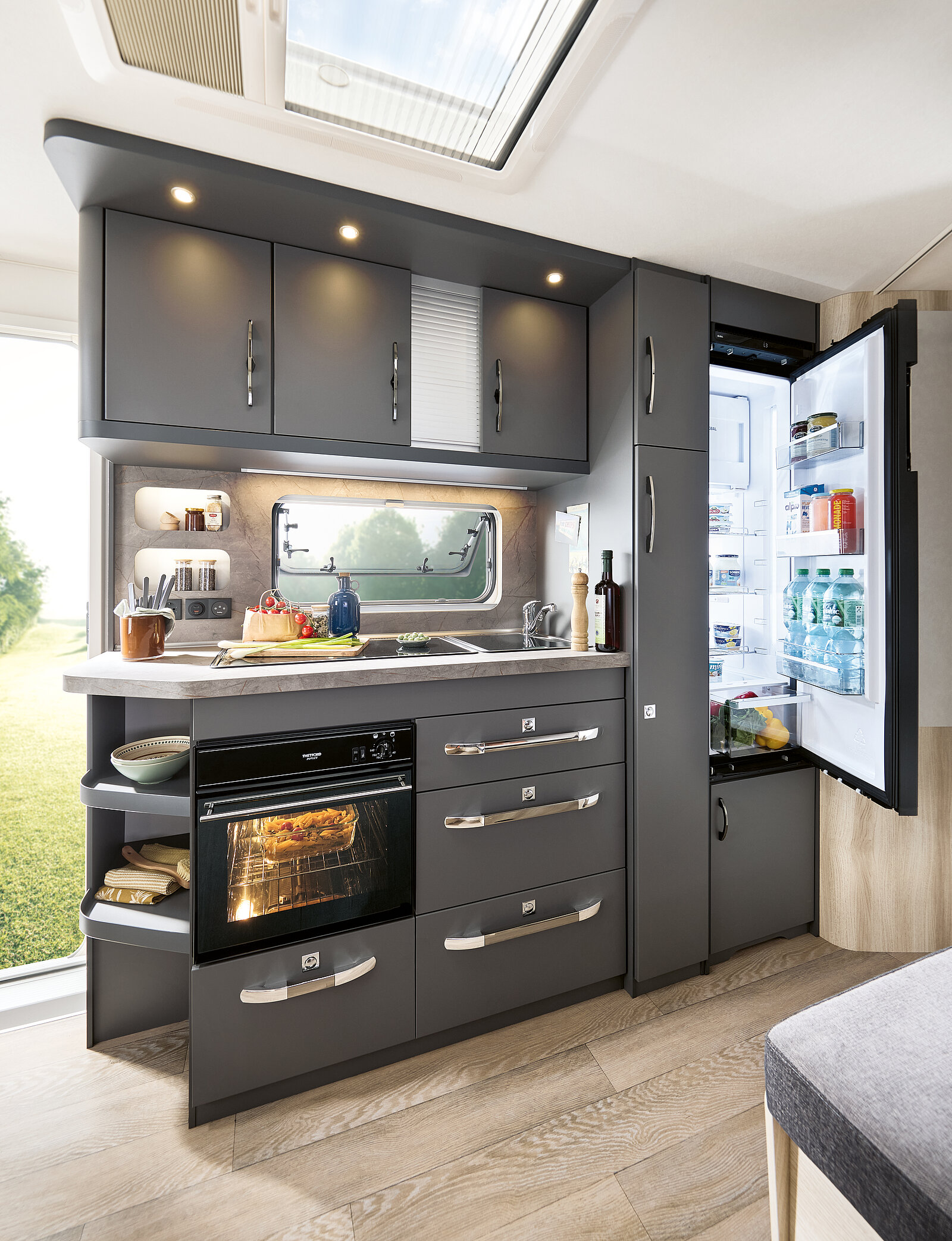 Hobby DE LUXE 545 KMF interior image