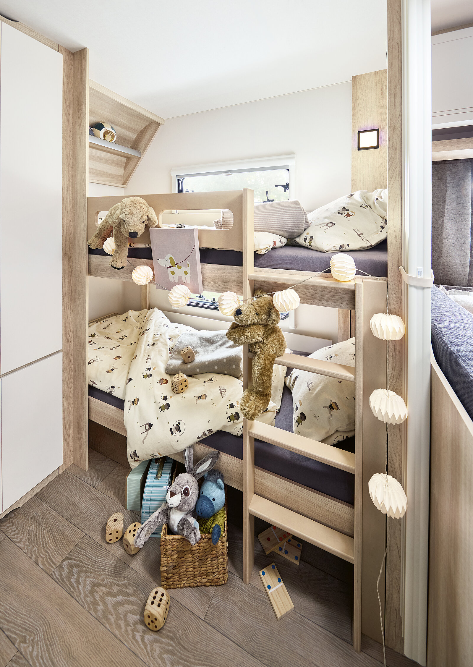 Hobby DE LUXE 545 KMF interior image