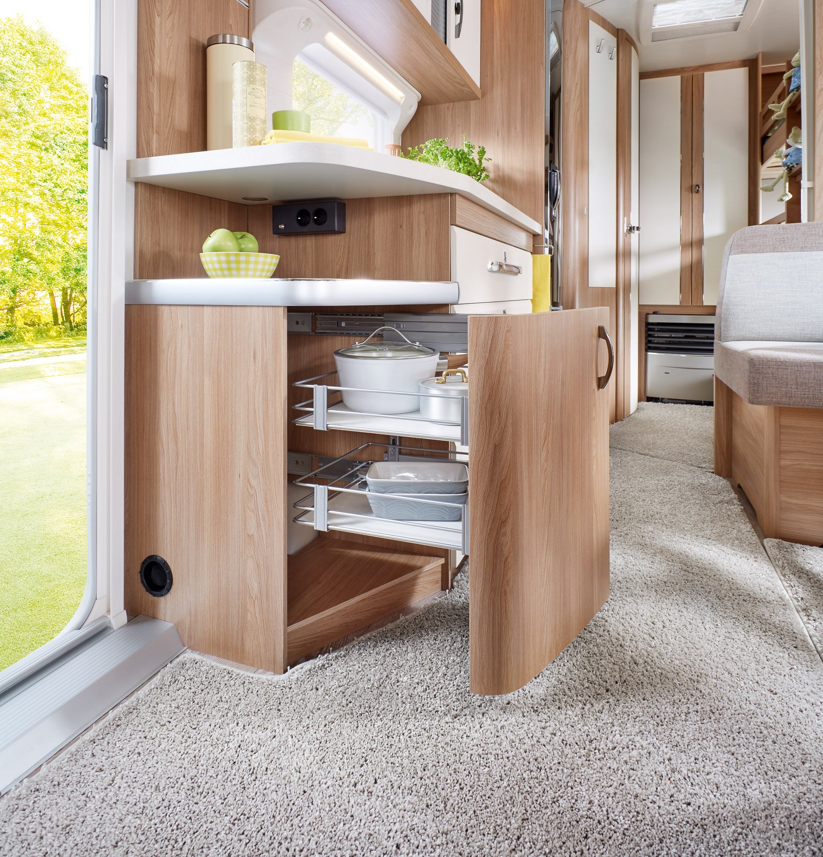 Hobby DE LUXE 545 KMF interior image
