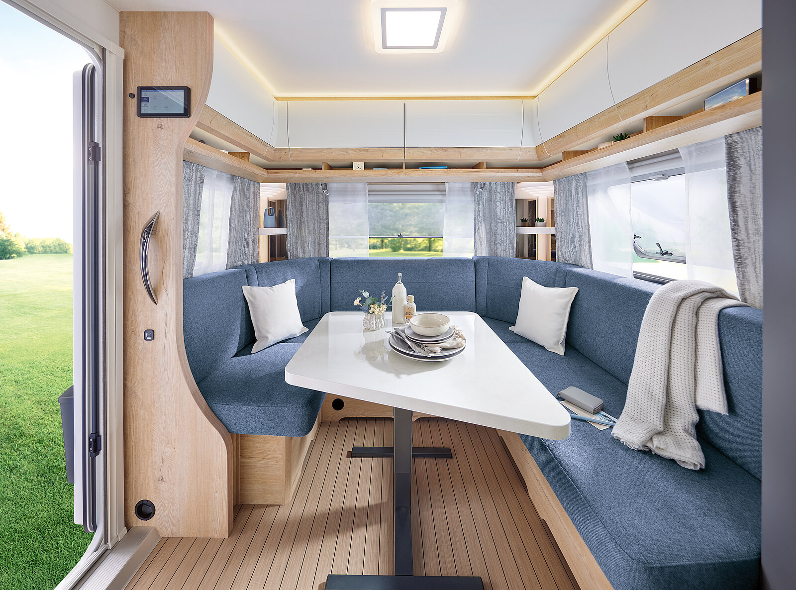 Hobby EXCELLENT EDITION 495 UL interior image