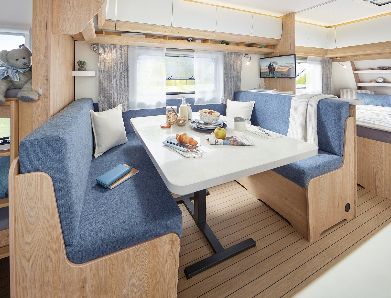 Hobby EXCELLENT EDITION 650 KMFE interior image