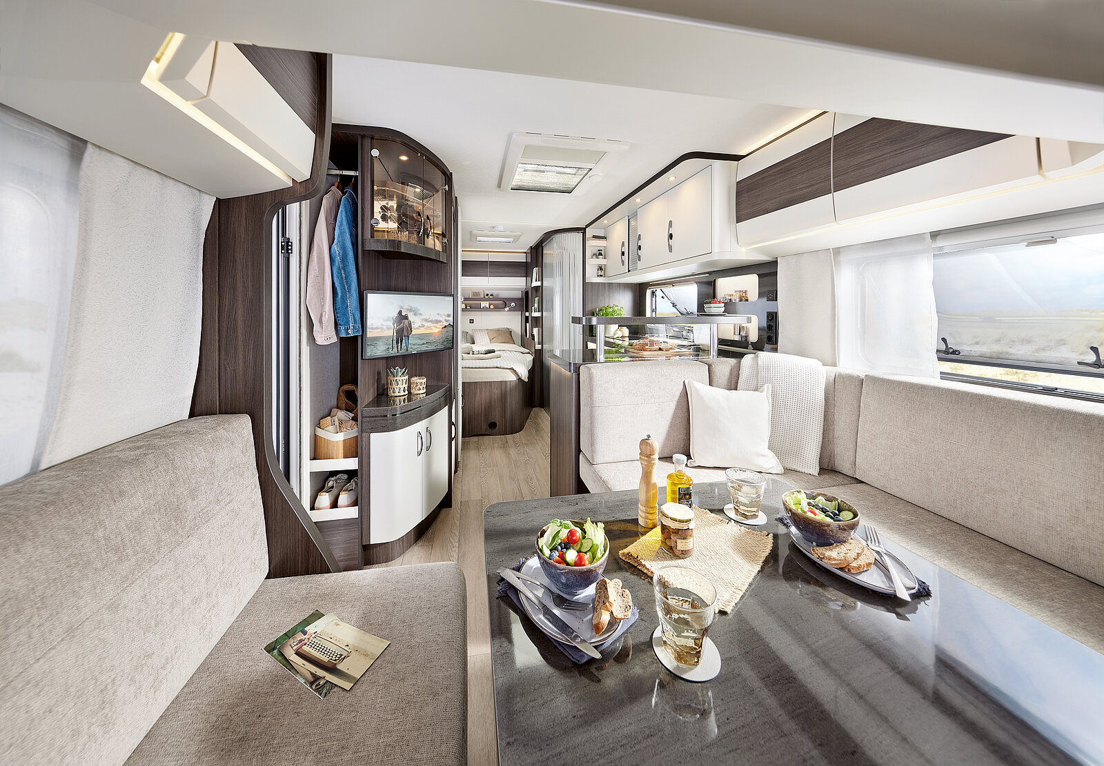 Hobby PRESTIGE 560 FC interior image