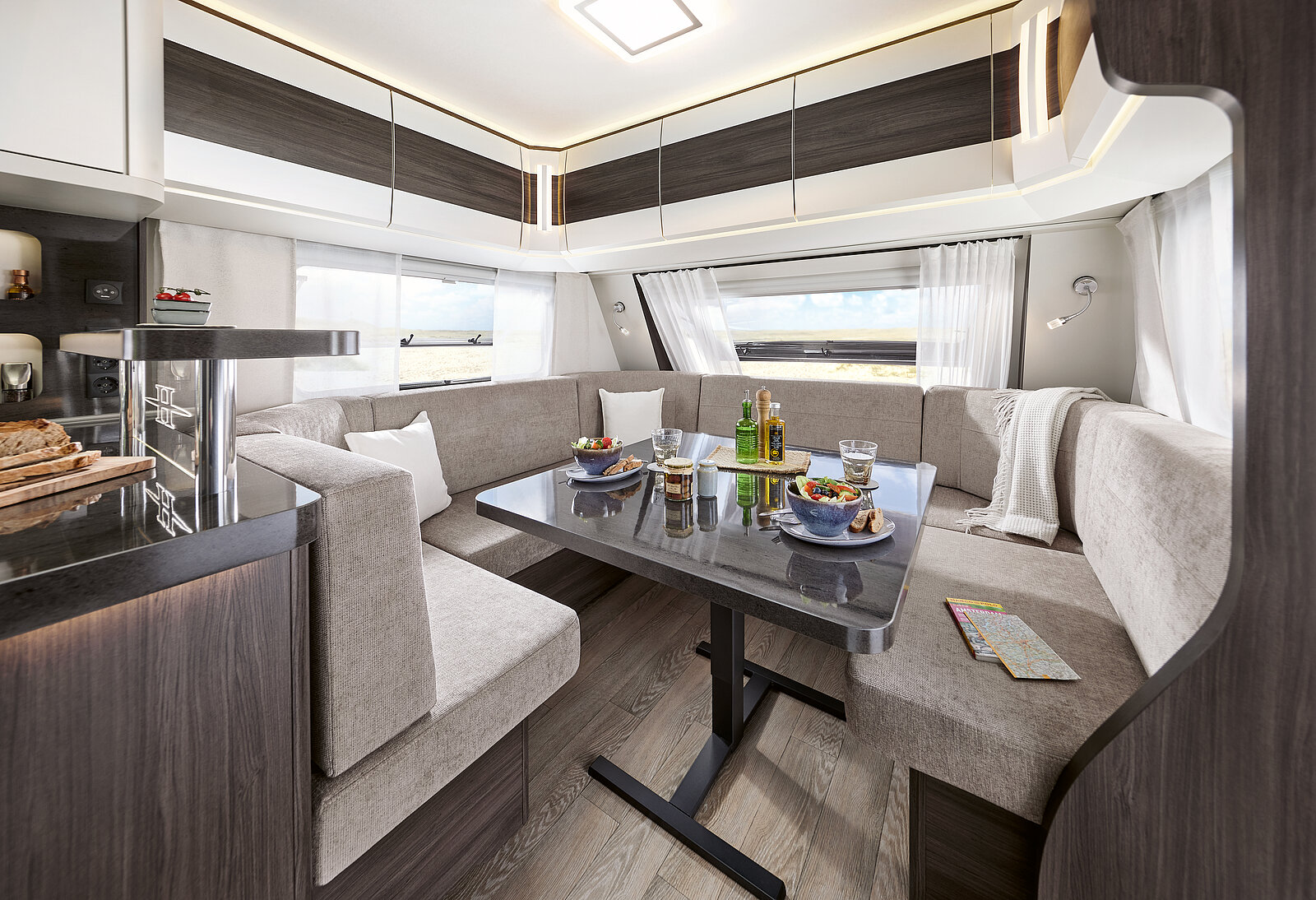 Hobby PRESTIGE 560 FC interior image