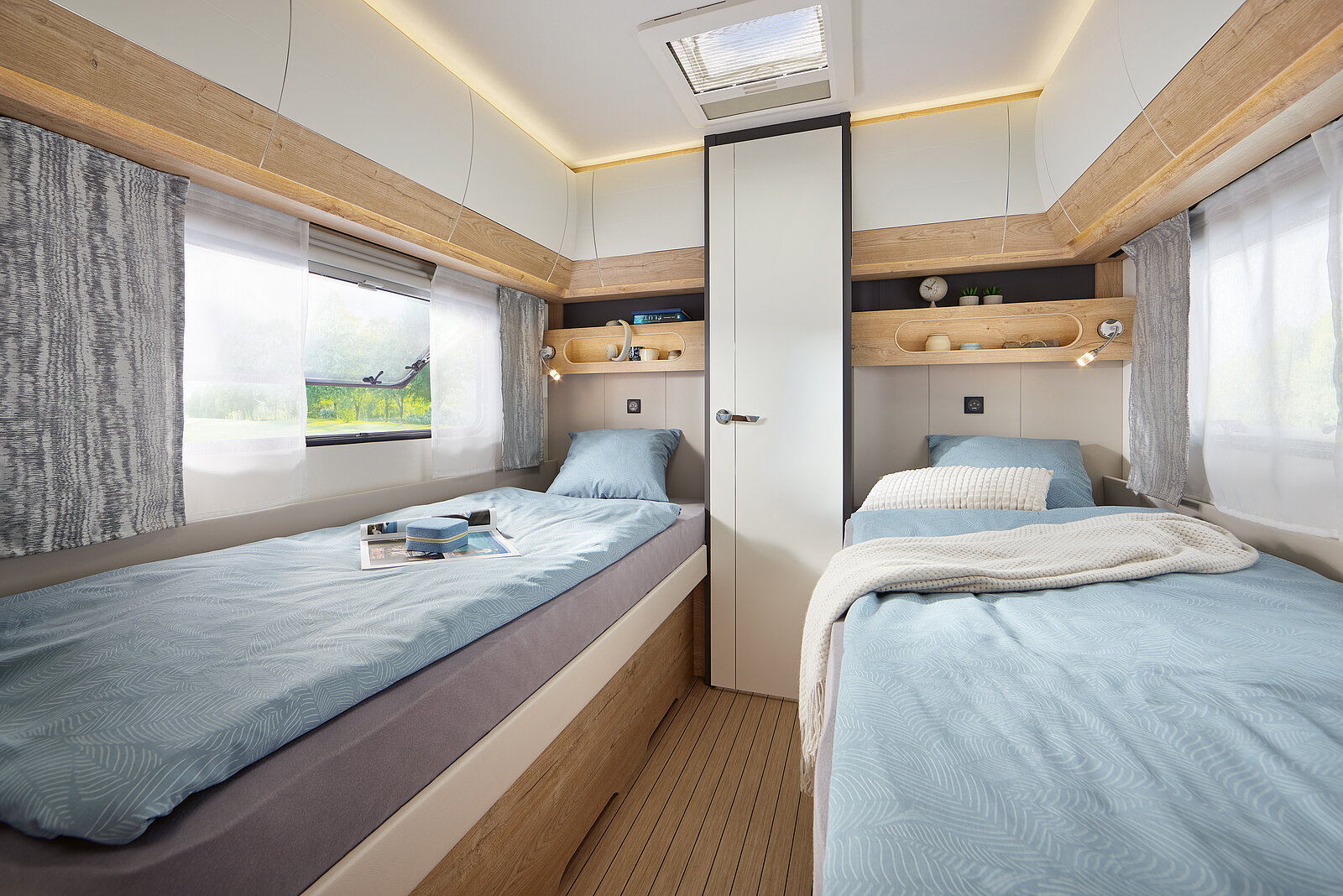 Hobby EXCELLENT EDITION 540 WLU interior image