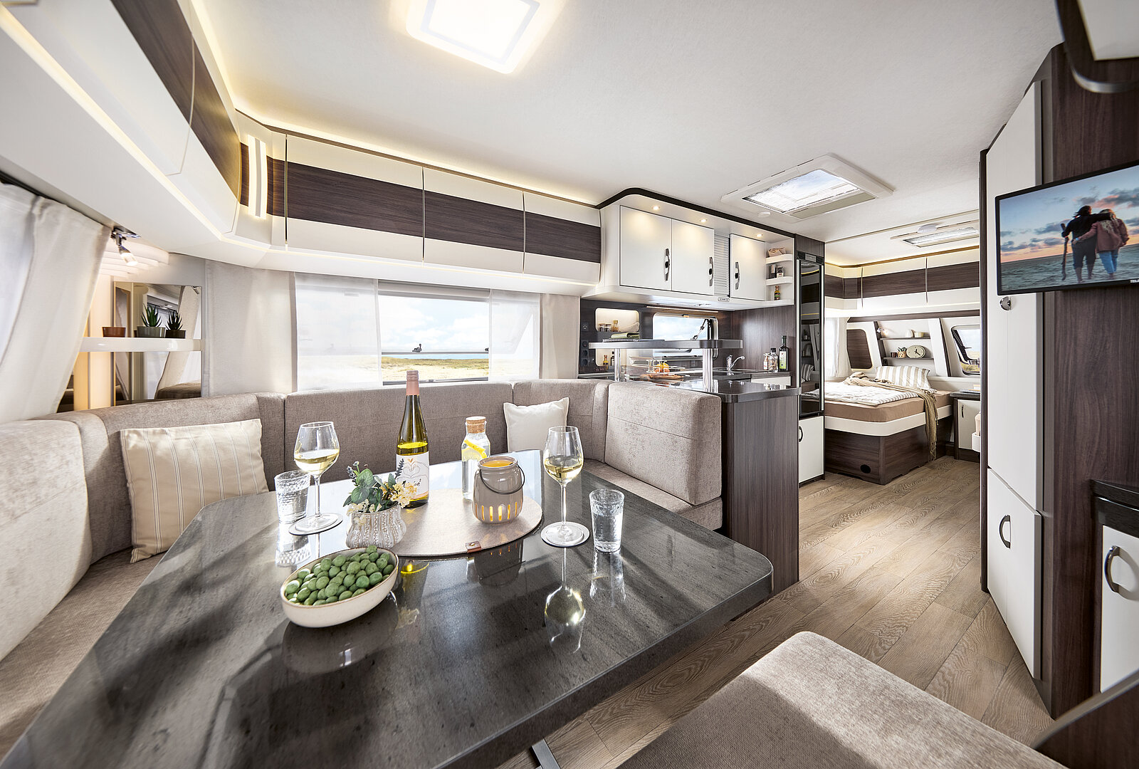 Hobby PRESTIGE 620 CL interior image