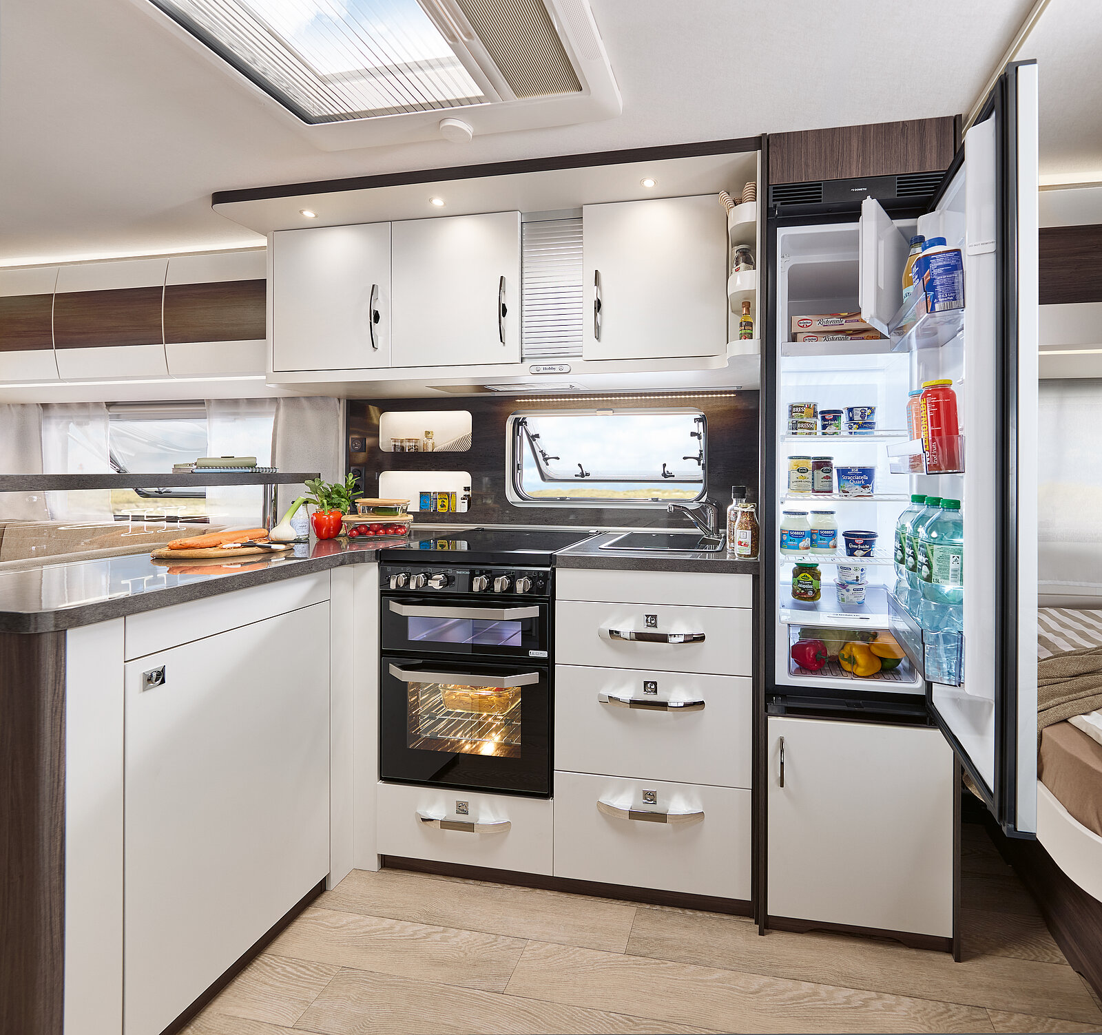 Hobby PRESTIGE 620 CL interior image