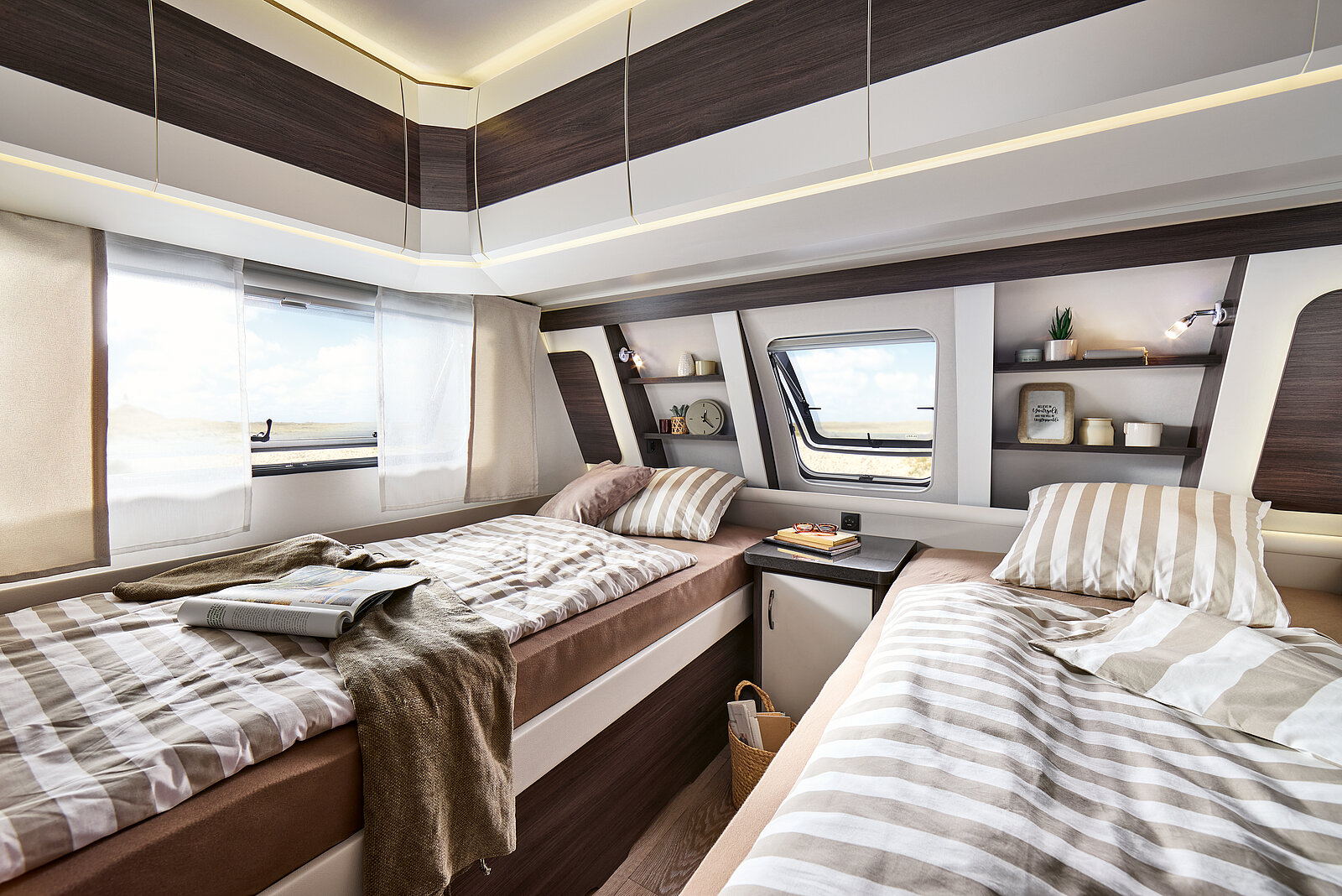 Hobby PRESTIGE 620 CL interior image
