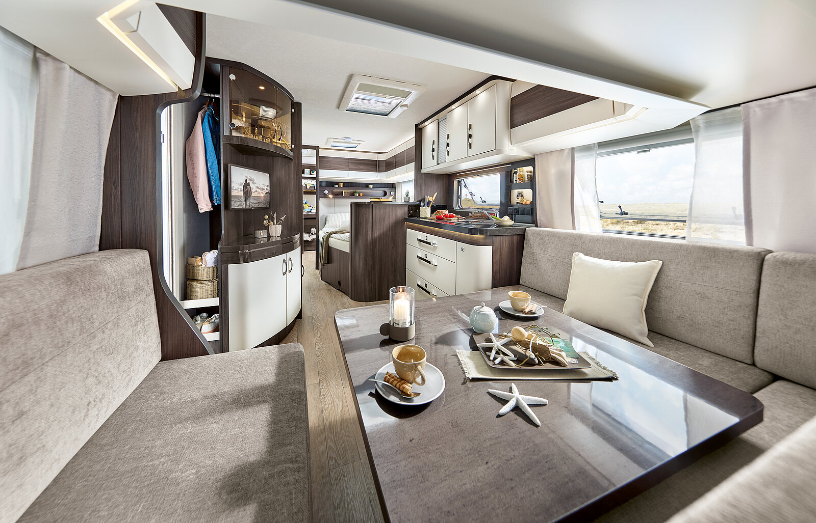 Hobby PRESTIGE 720 KWFU interior image
