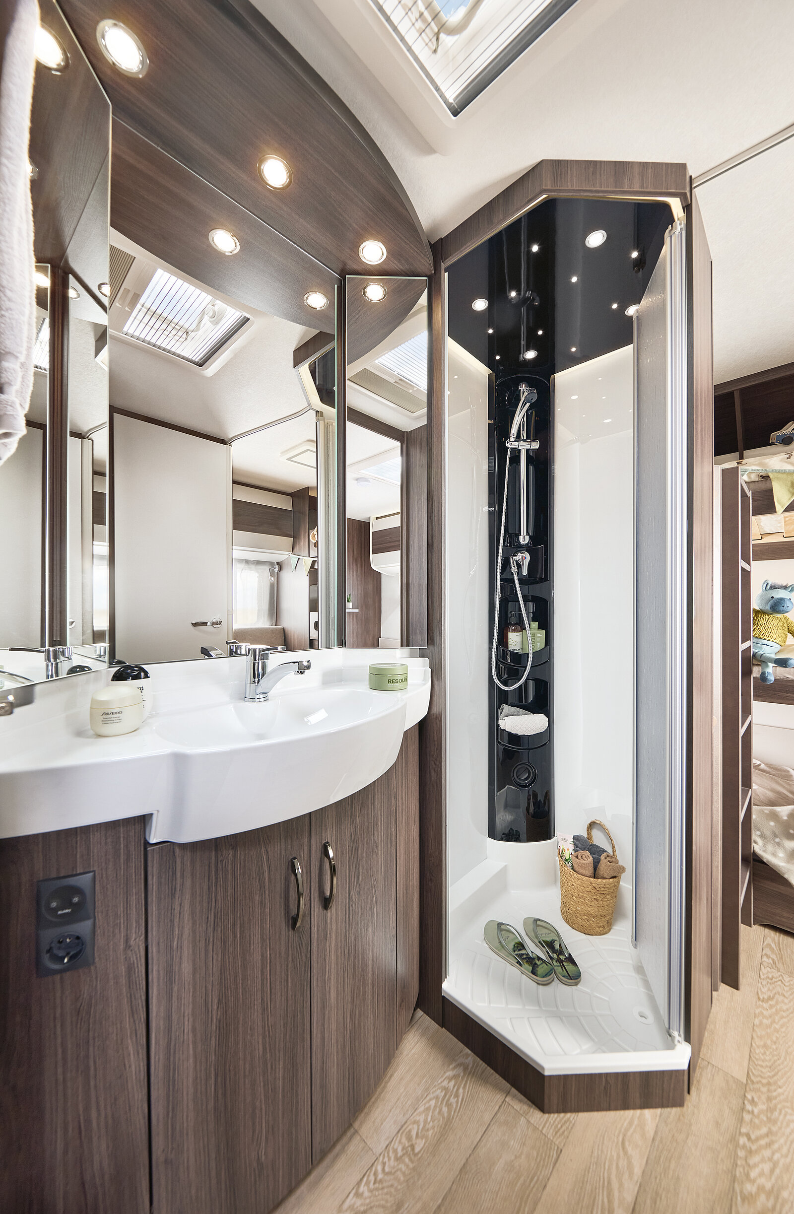 Hobby PRESTIGE 720 KWFU interior image