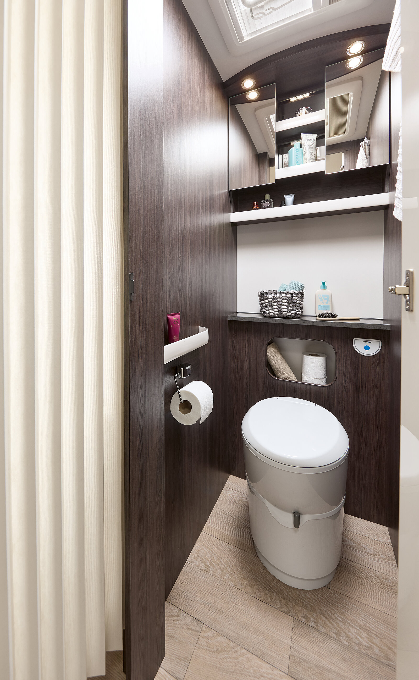 Hobby PRESTIGE 720 KWFU interior image