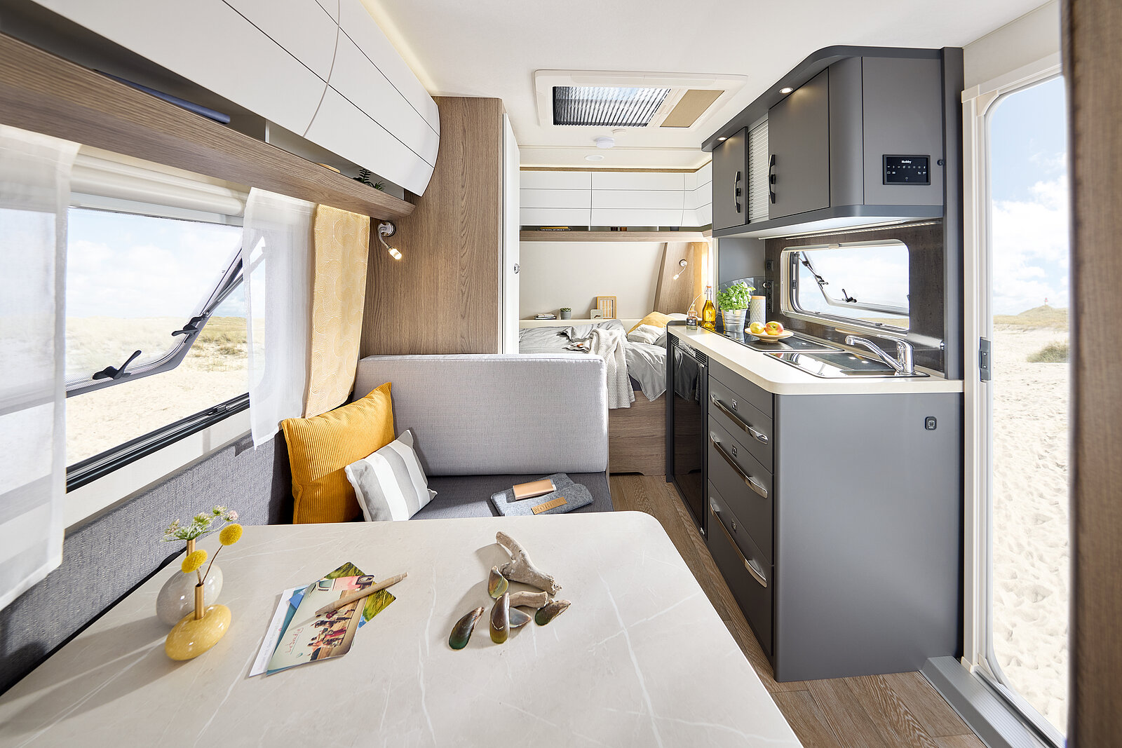 Hobby ONTOUR 390 SF interior image