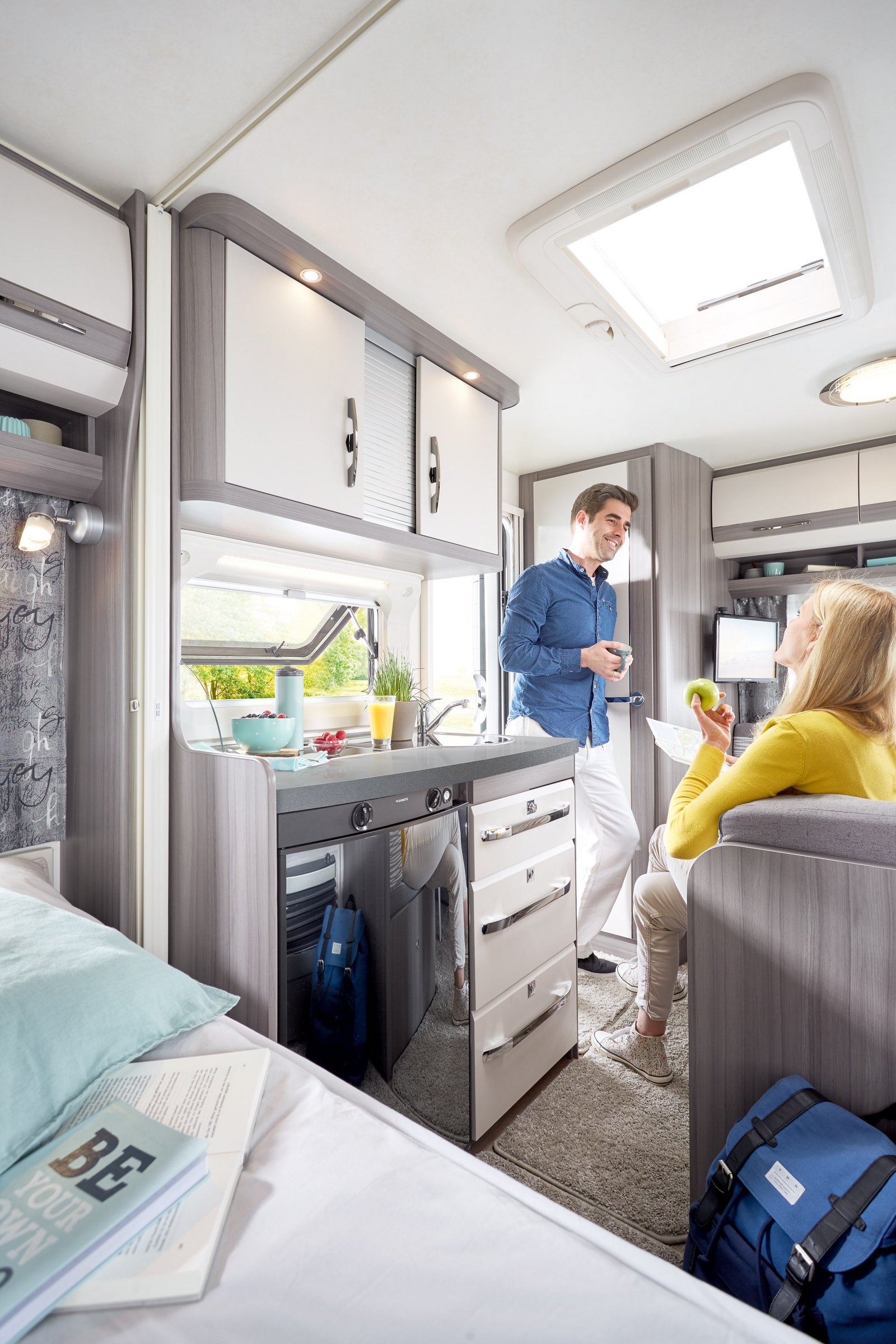 Hobby ONTOUR 390 SF interior image