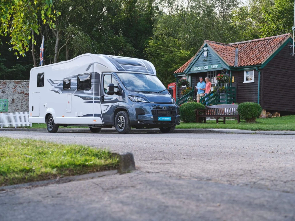 Swift Escape 674 140BHP Auto