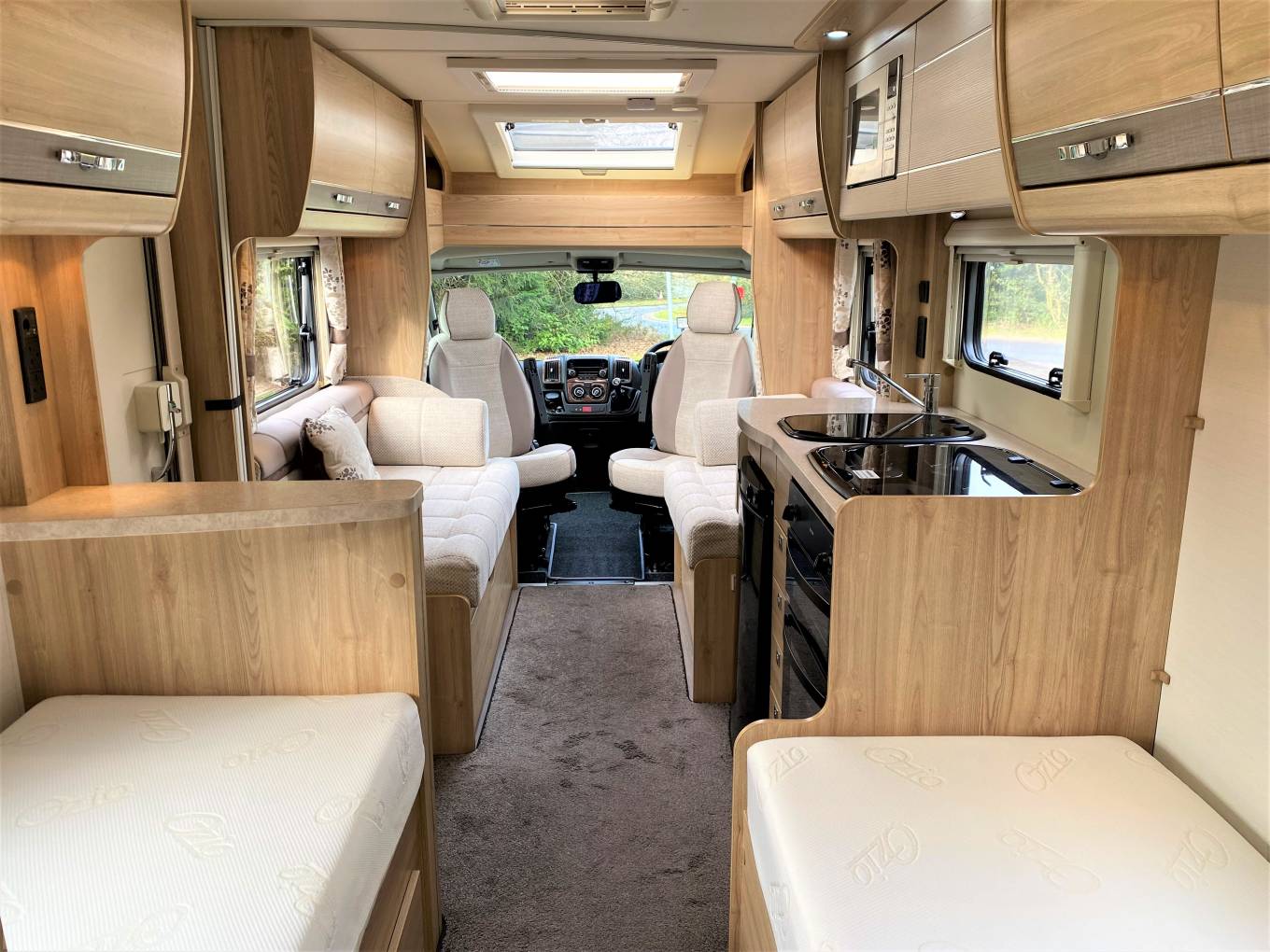 2020 Elddis Riva Gold 4-Berth Motorhome with Fixed French Bed