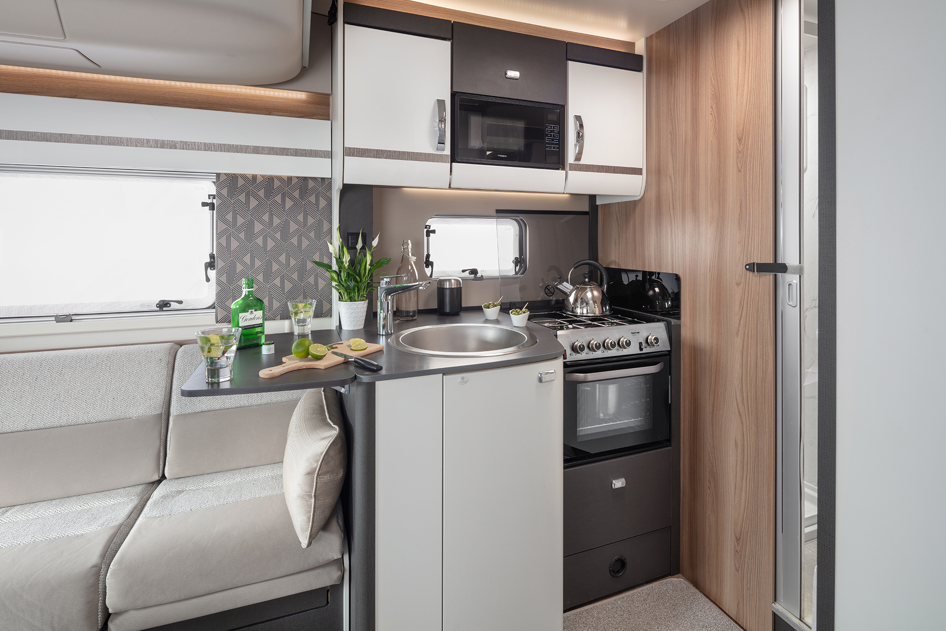 2018 Swift Escape 694