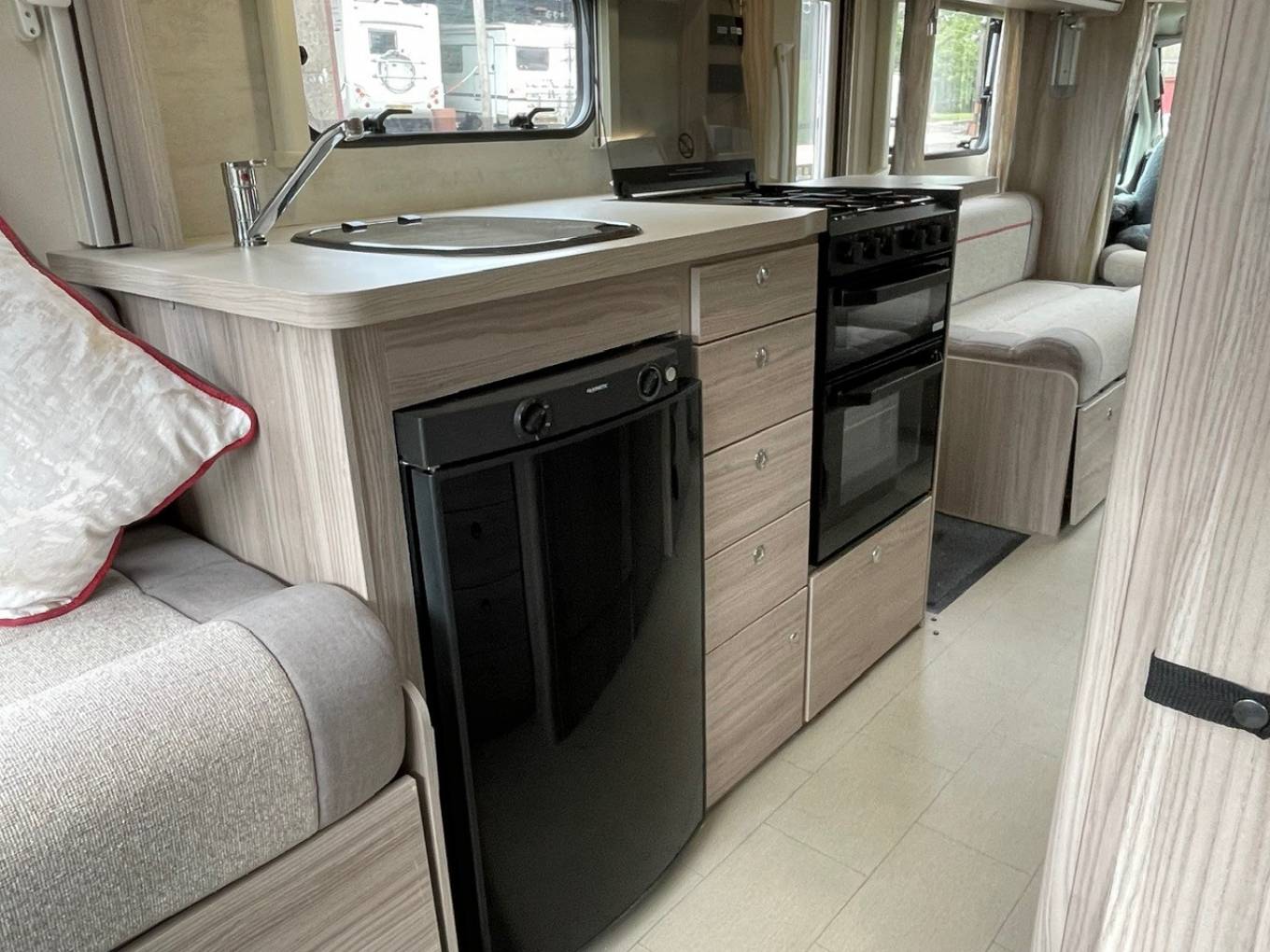 ELDDIS MAJESTIC 196
