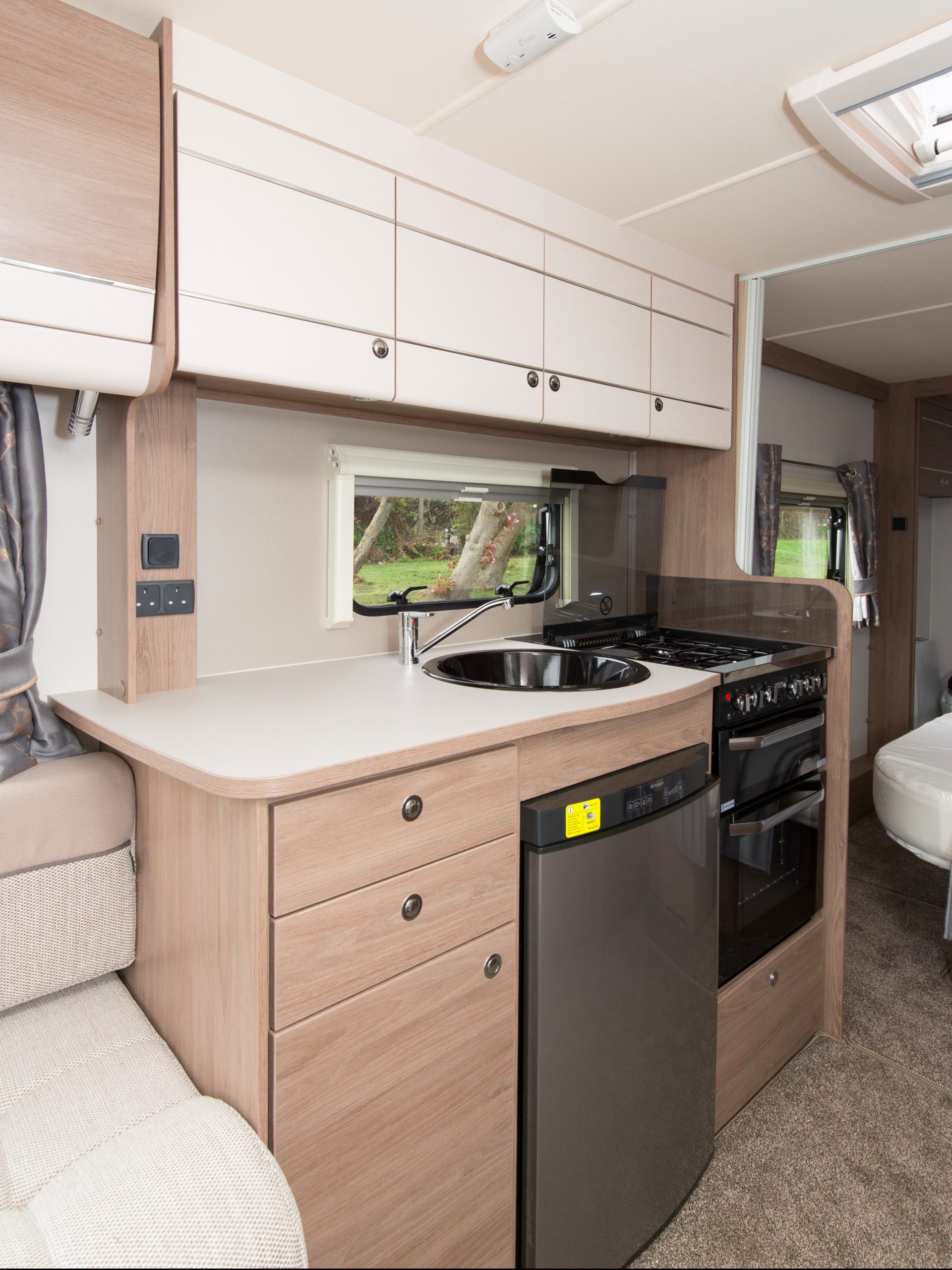 COMPASS CASITA 585