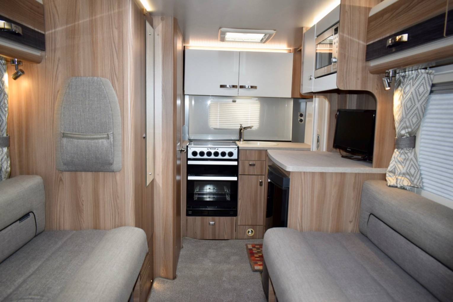 2017 Bessacarr 412 2-Berth Motorhome with End-Washroom