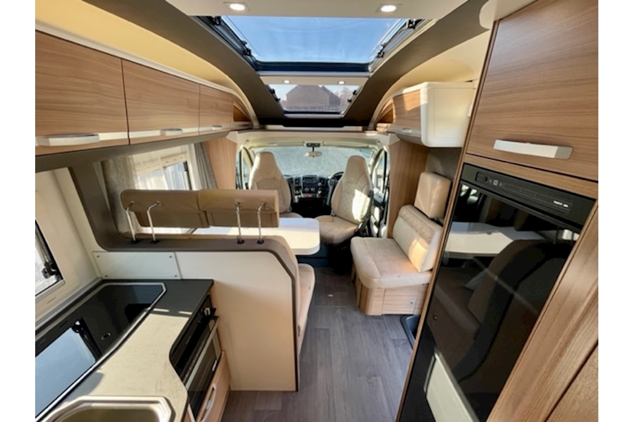 Adria Coral Axess 670SC