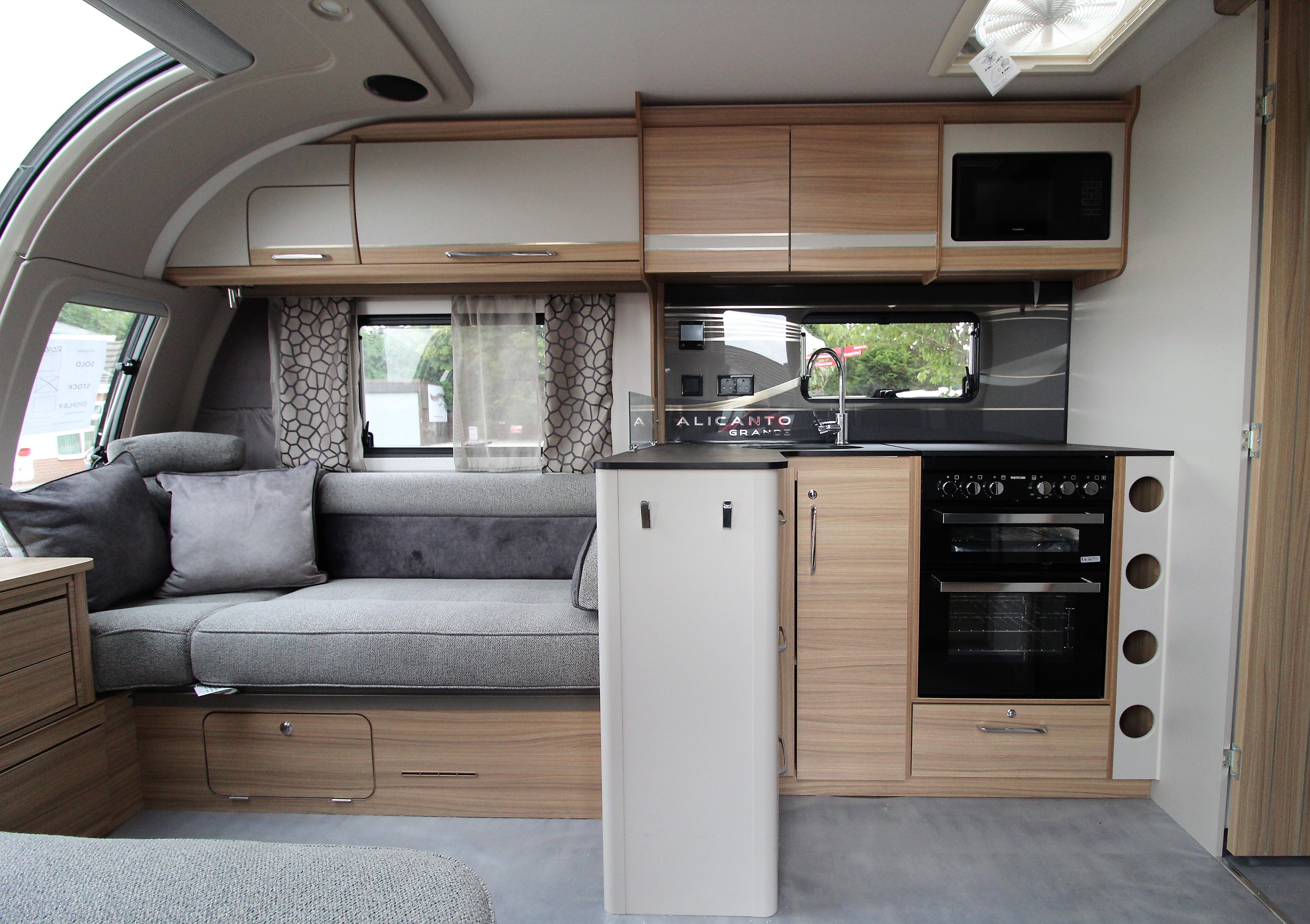 Bailey Alicanto Grande Lisbon – 2022 Caravan