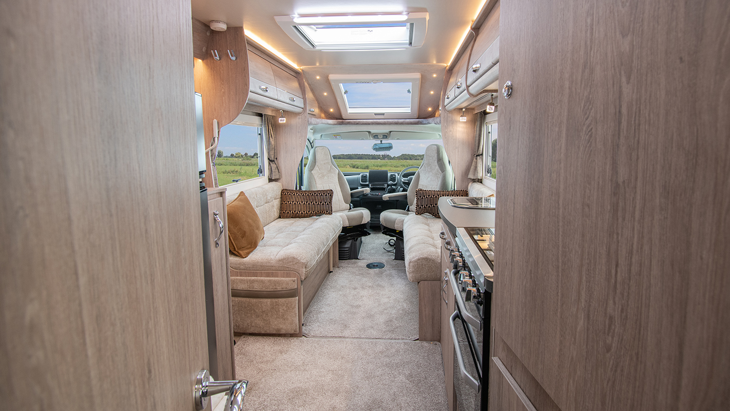 Auto-Sleepers Broadway EB Peugeot Boxer