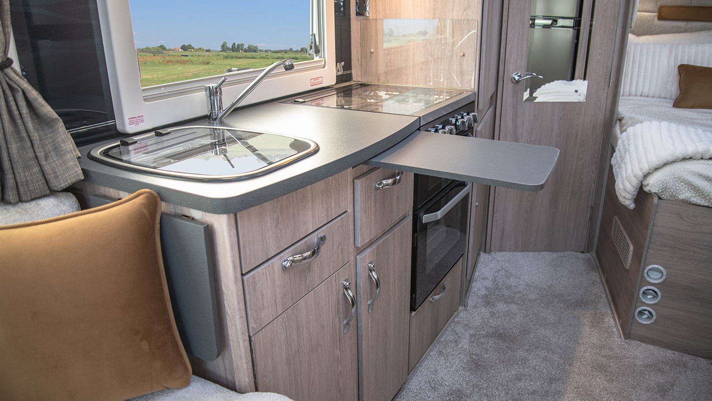 Auto-Sleepers Broadway EB Peugeot Boxer