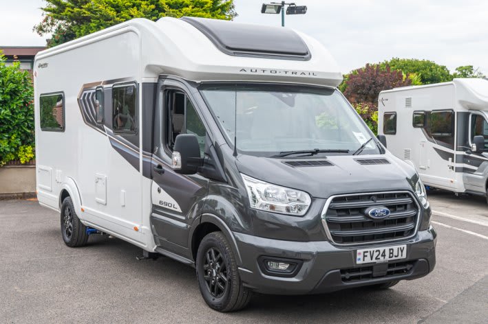 Excel 690L 170BHP Auto