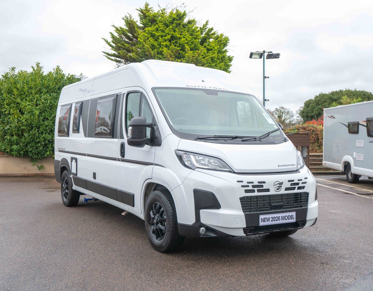 2025 Auto-Trail Expedition 66
