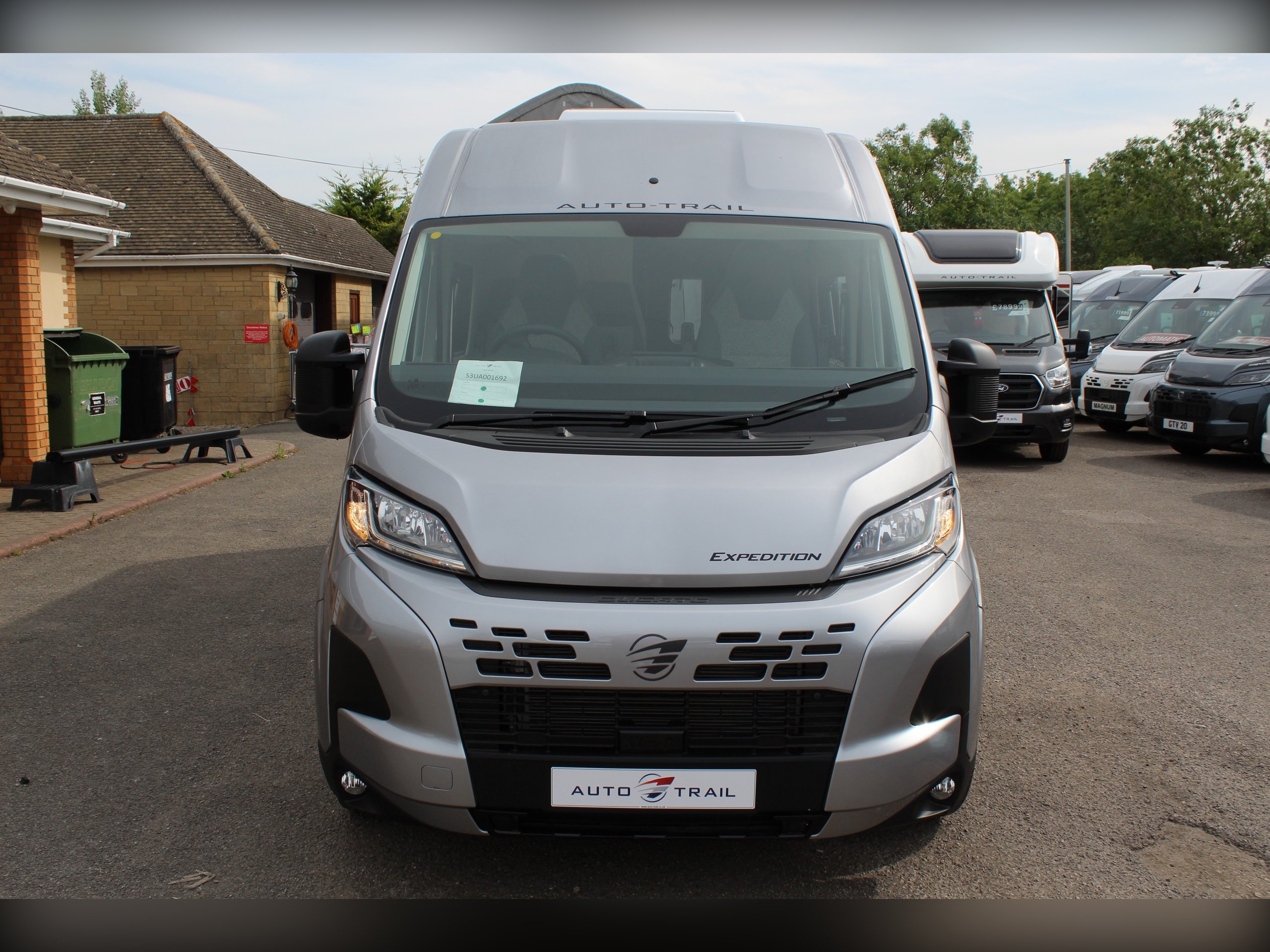 2025 Auto-Trail Expedition 66