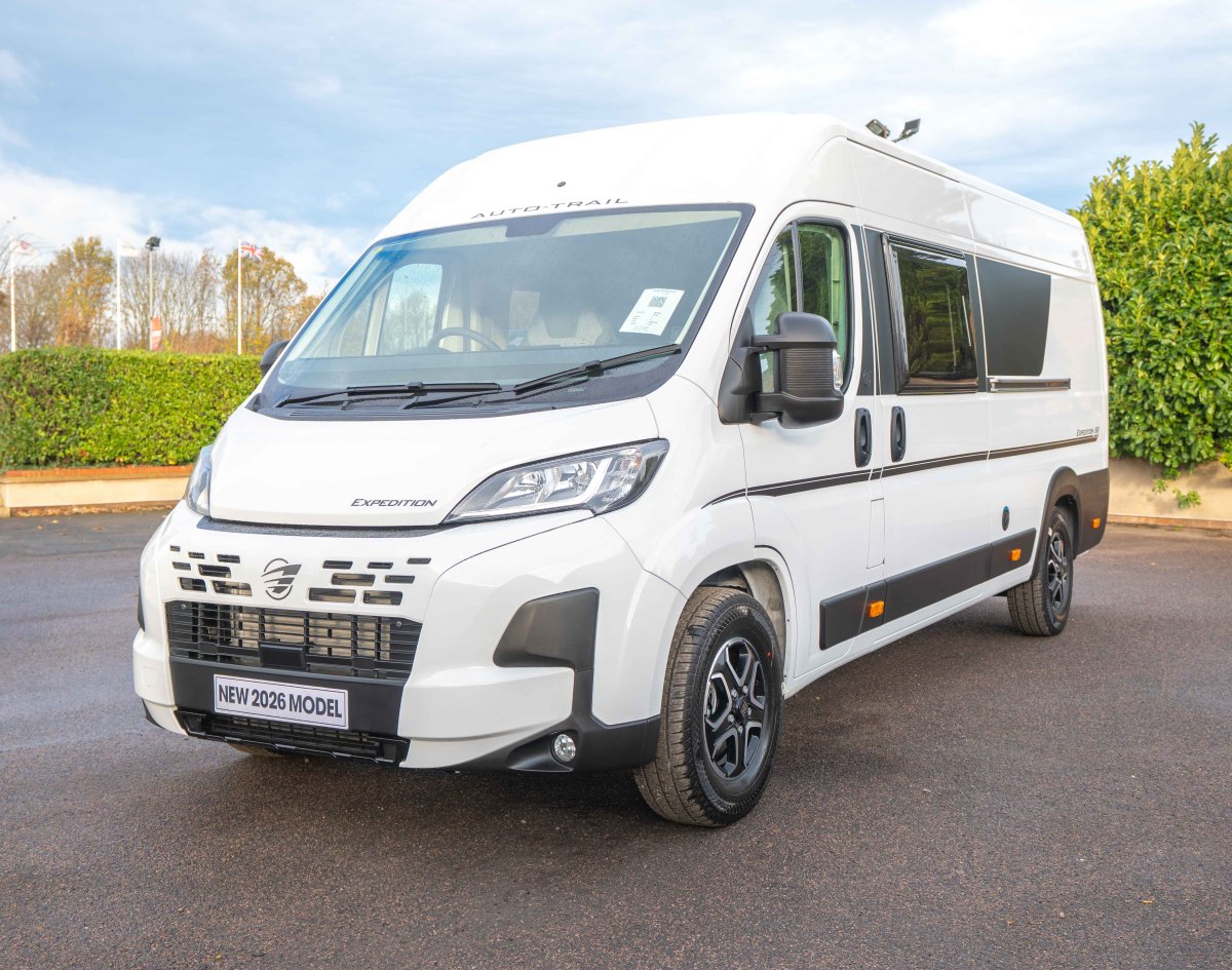 Auto-Trail Expedition 68 XL 140BHP 2024 4-Berth Manual Motorhome