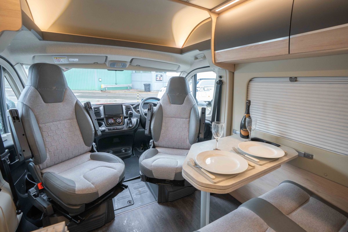 Auto Trail Expedition 67