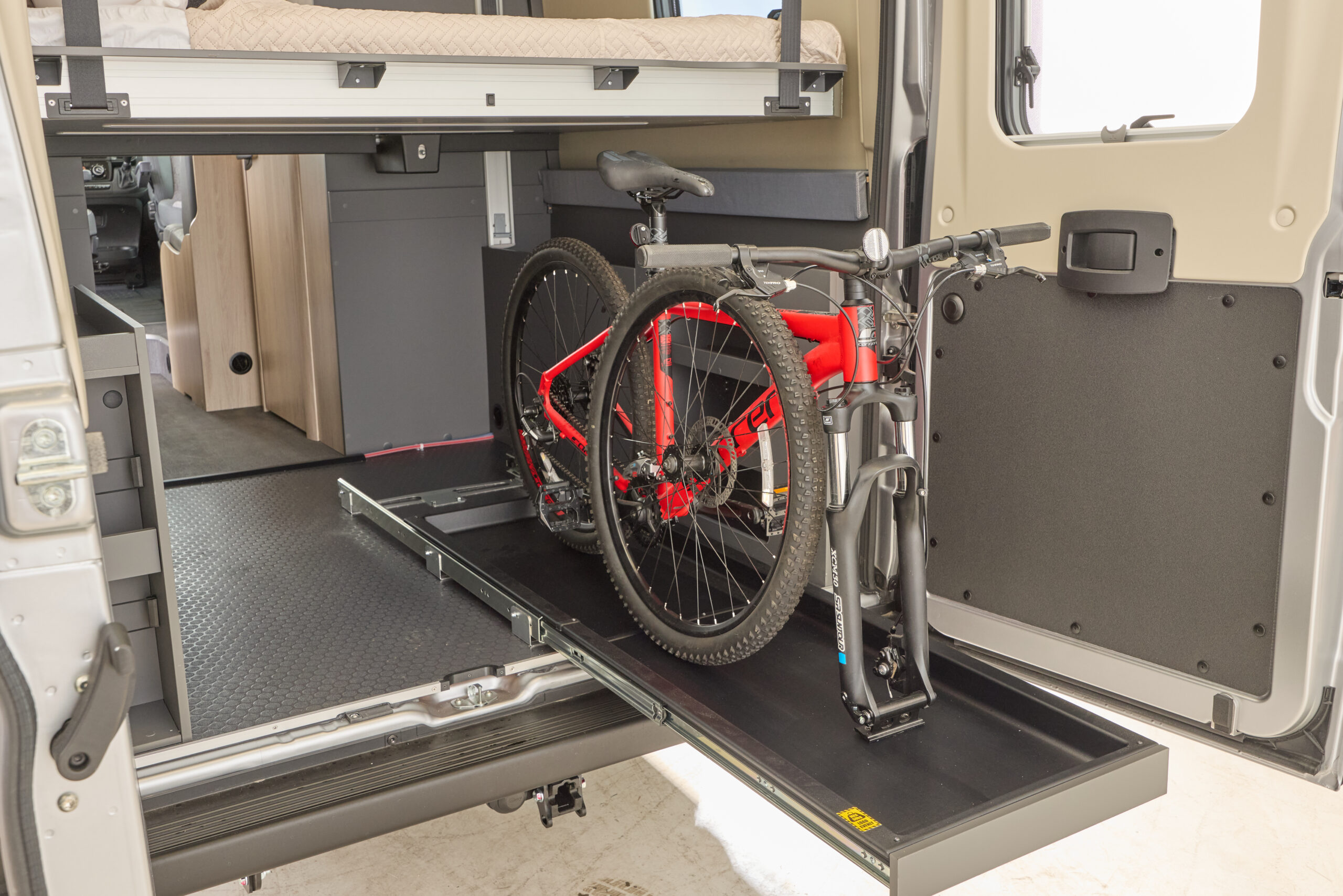 Auto-Trail Expedition 54 Fitted options include reverse camera, Apple carplay and cab blinds,