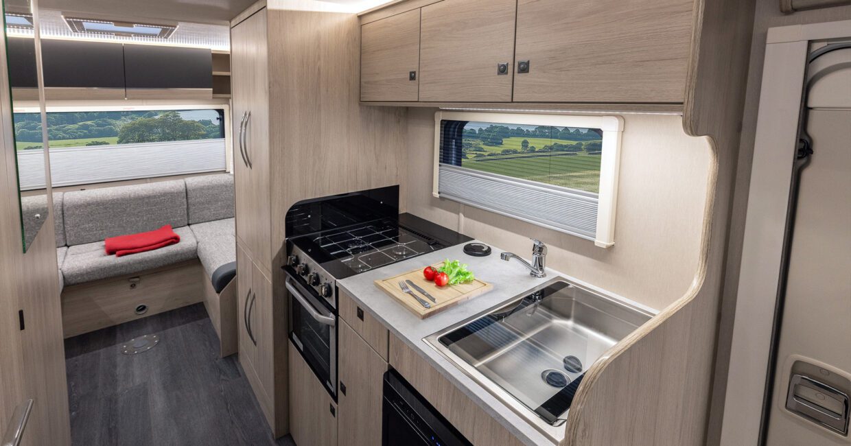 AUTOTRAIL EXPEDITION C72