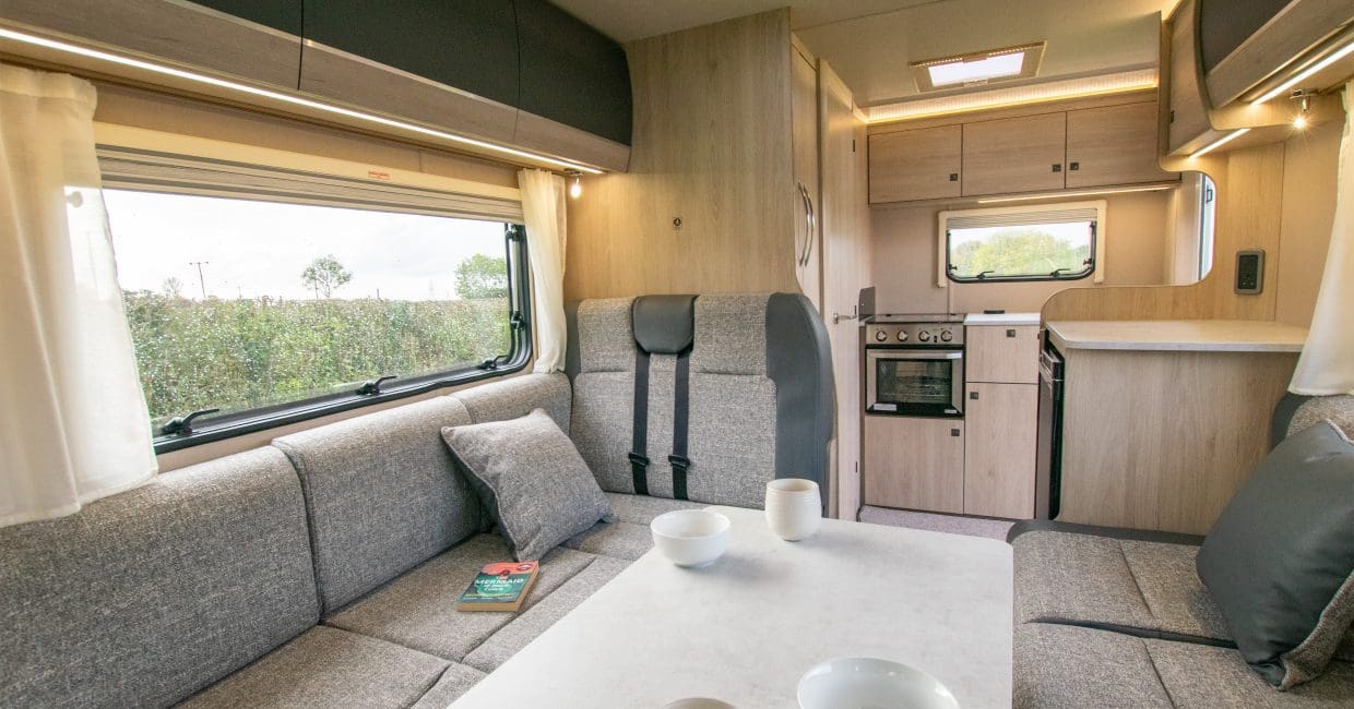 2025 Auto-Trail Expedition 67 FLEX
