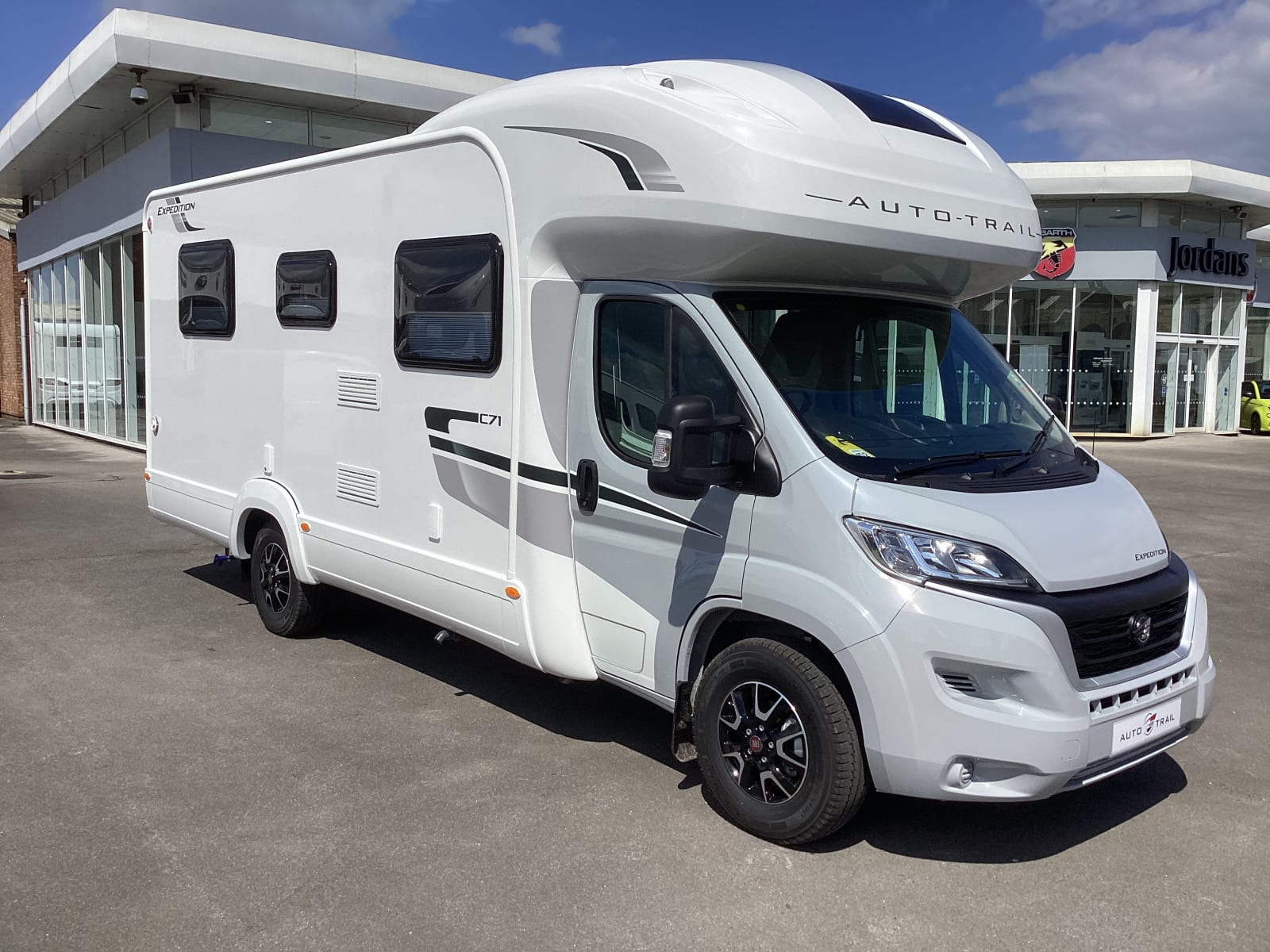 Auto-Trail Expedition Coachbuilt C71