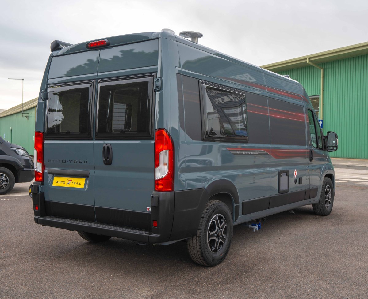 Auto-Trail V-Line 610 SE 140BHP Auto (2024) Compact Rear-Lounge Campervan