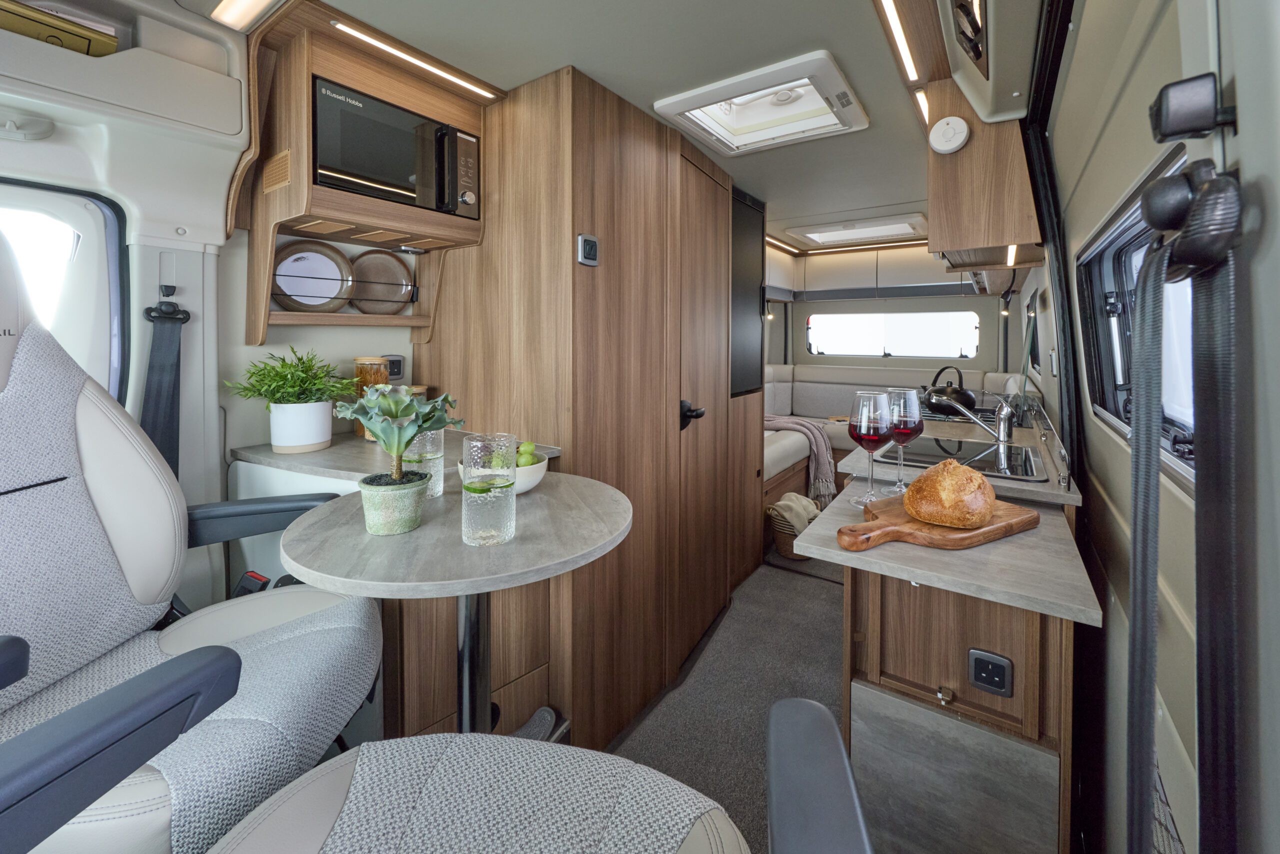 Auto-Trail V-Line 635 Sport 140BHP Auto