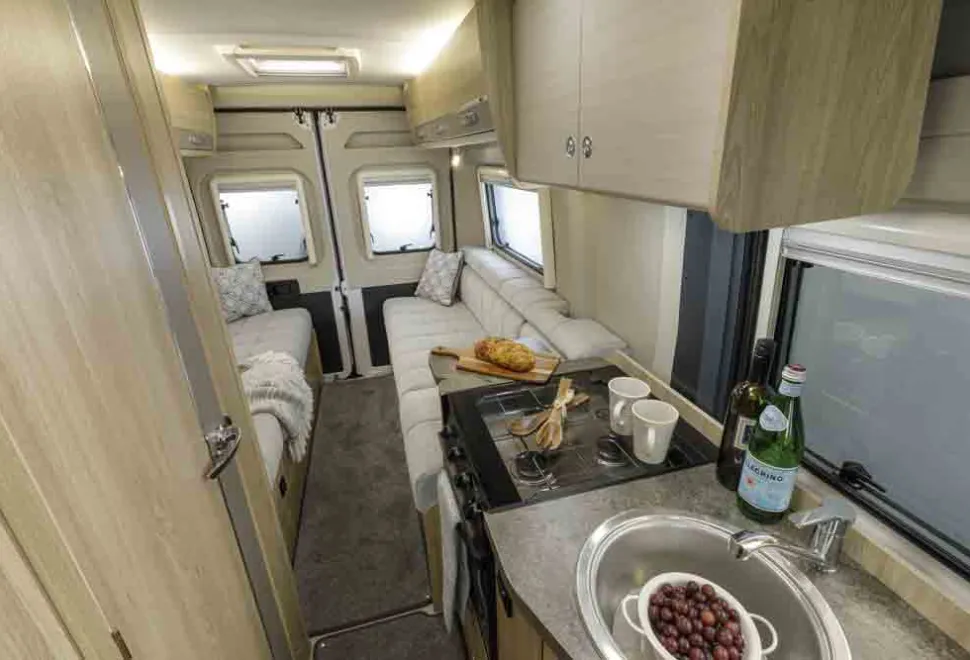 Elddis Autoquest Cv20
