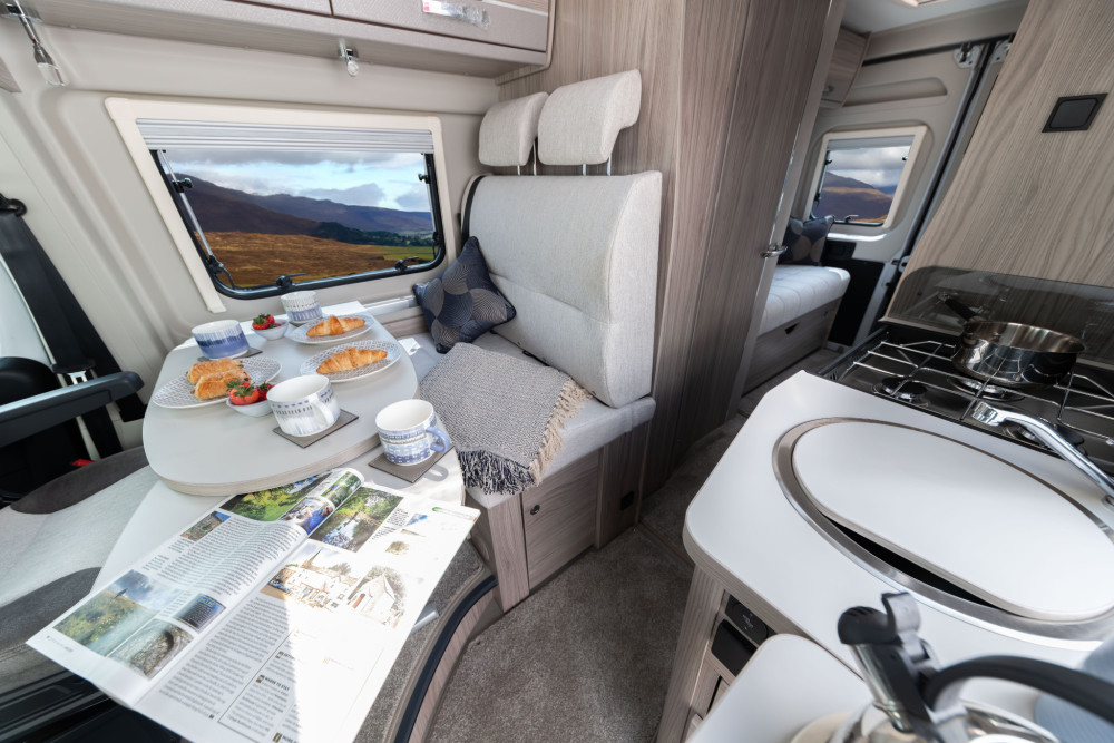 Elddis Autoquest Cv40