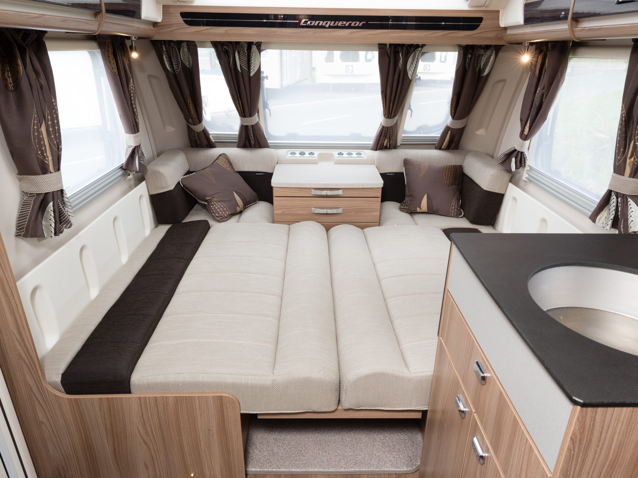 SWIFT CONQUEROR 530