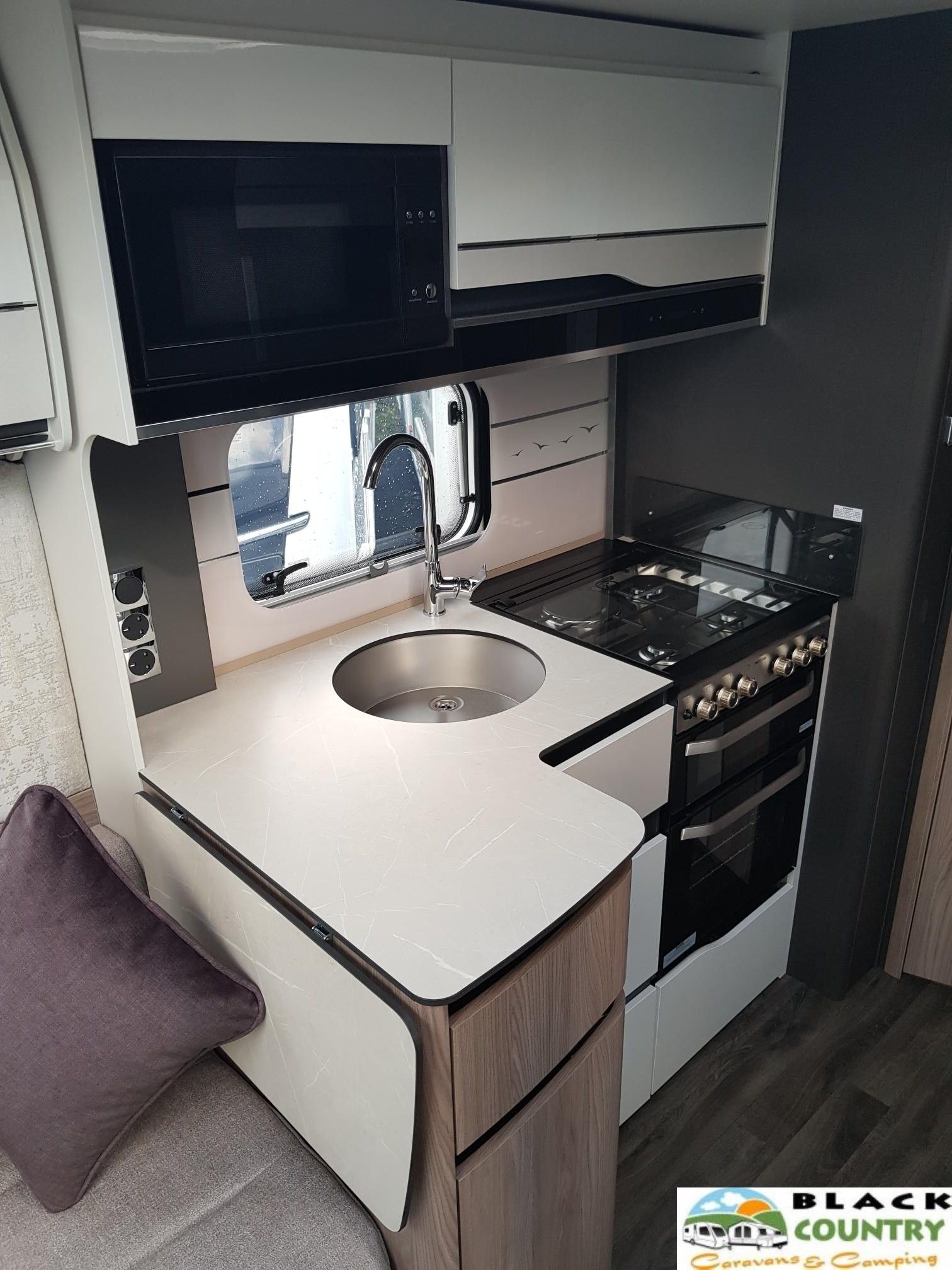 2000 Bailey Used 2022 Elegance 850 Grande
