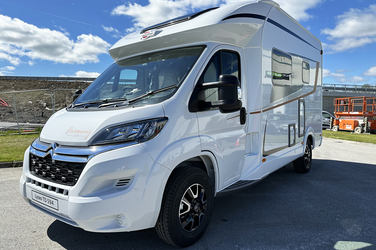 Bürstner Lyseo Harmony 594 140BHP Auto