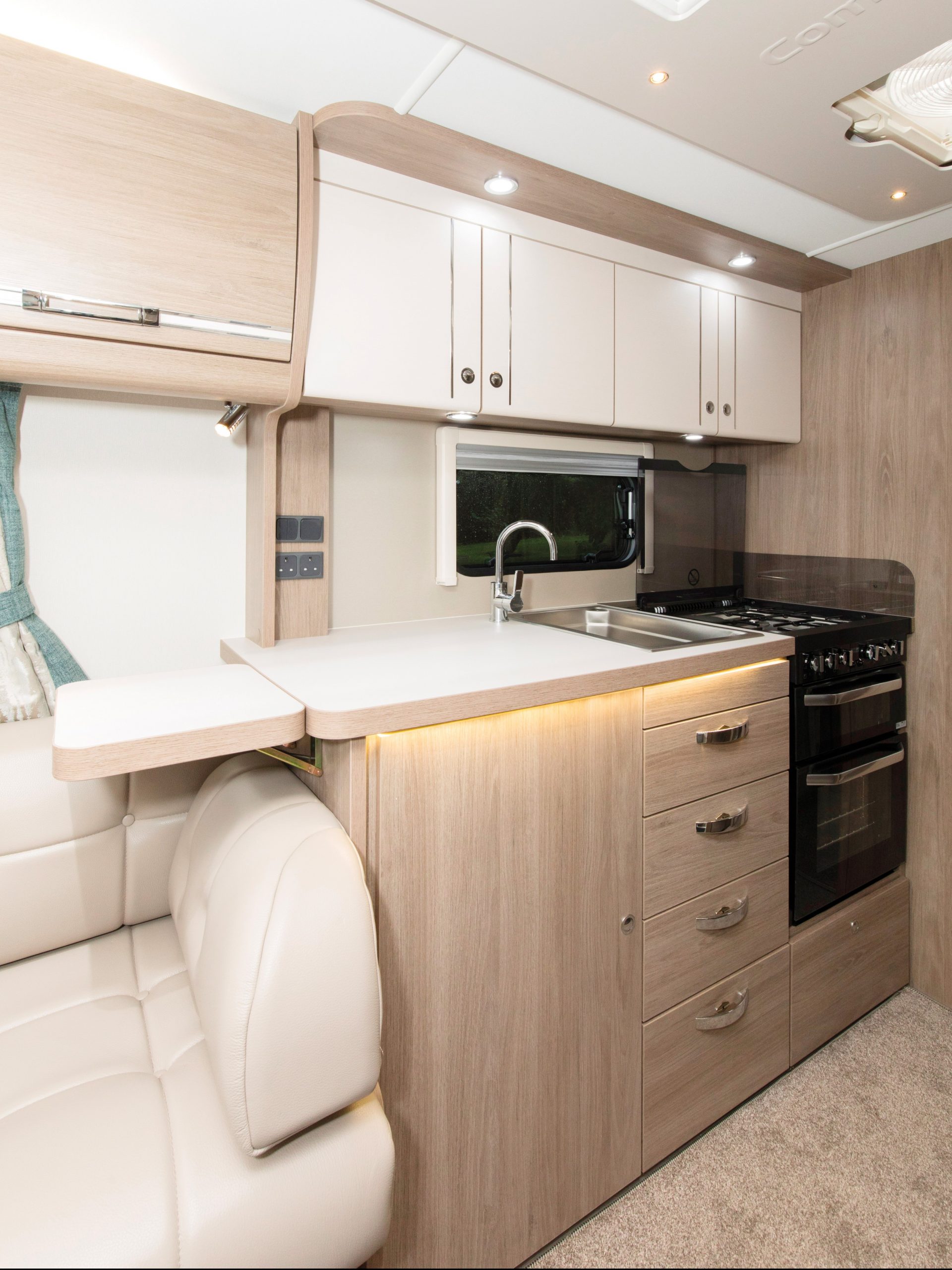 2019 Compass Camino 554